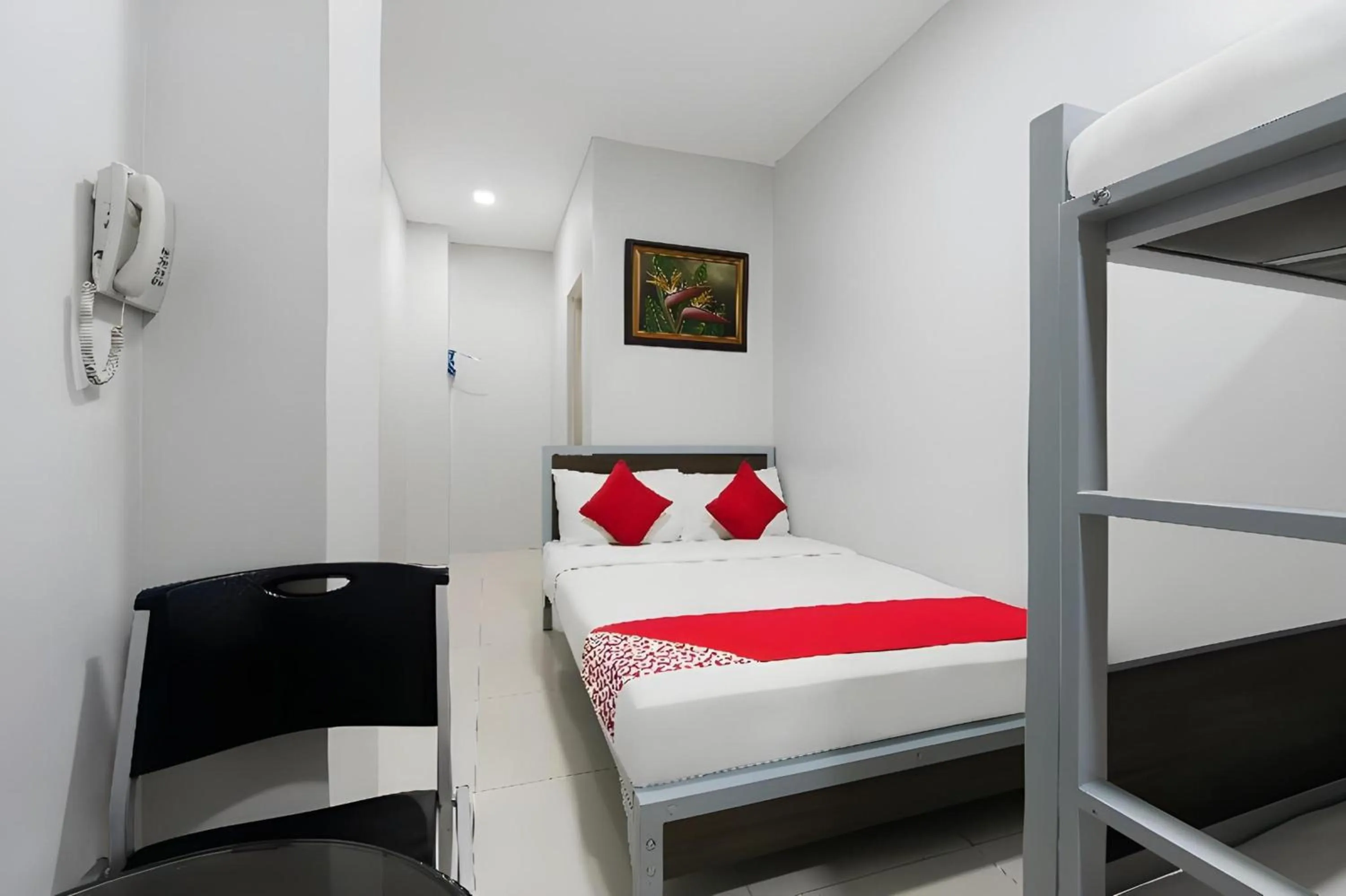 Bedroom, Bed in OYO 152 Sangco Condotel