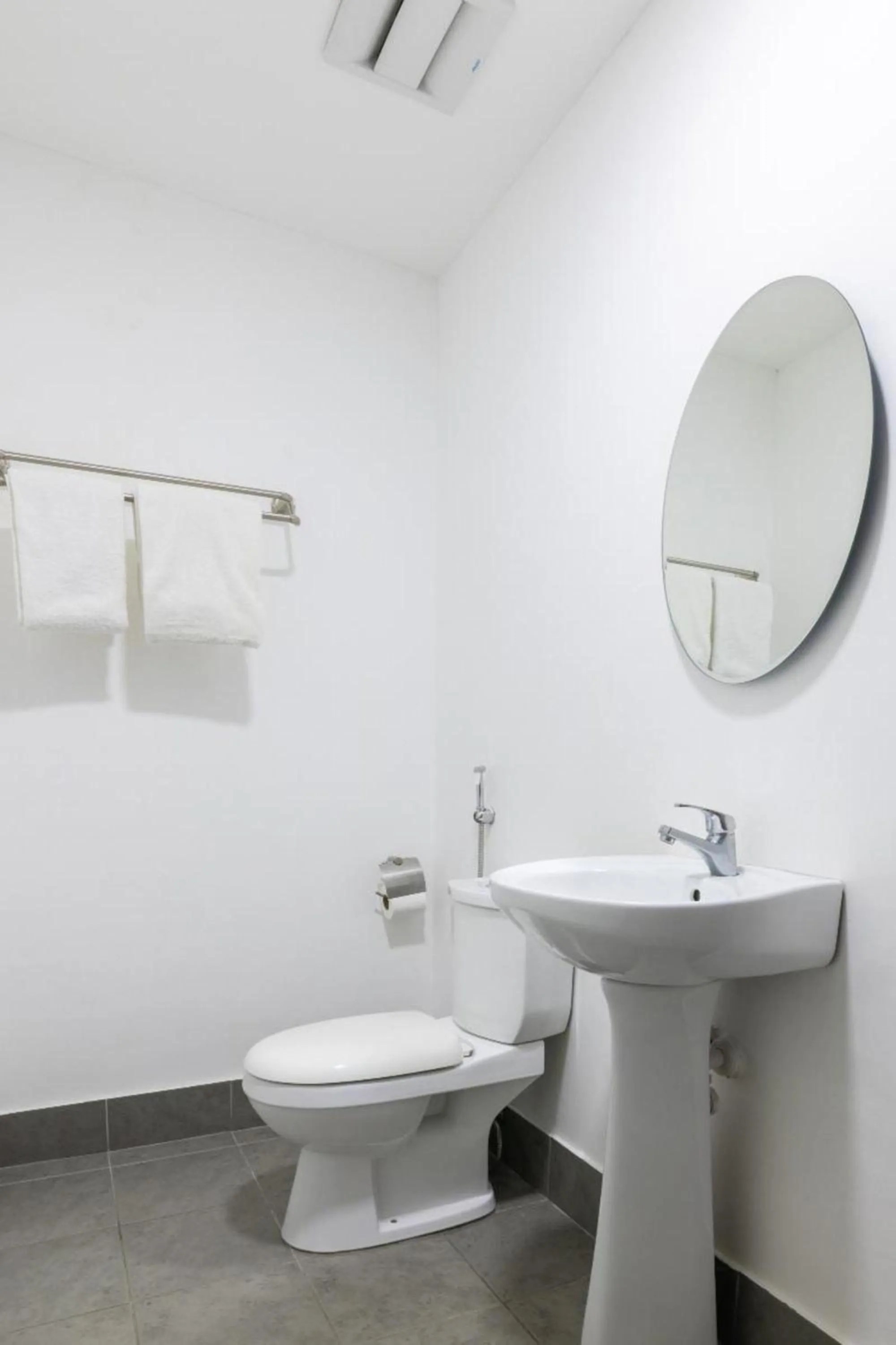 Bathroom in OYO 152 Sangco Condotel