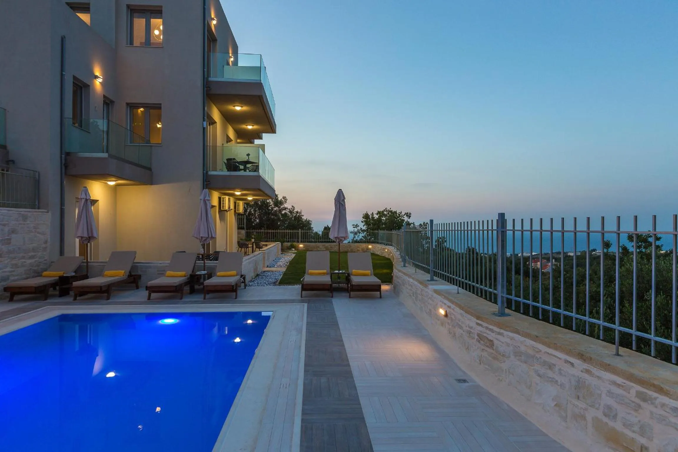 Swimming pool in Vigla Suites