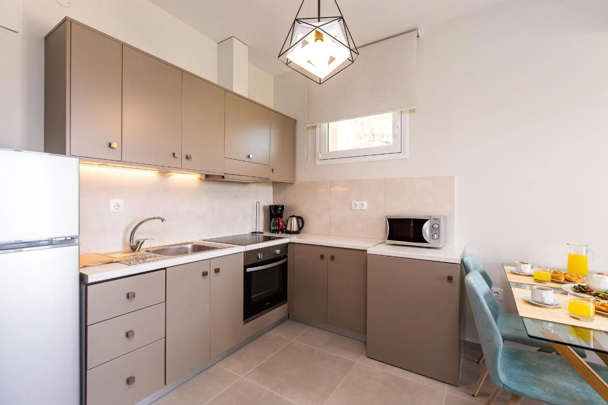 Coffee/tea facilities in Vigla Suites