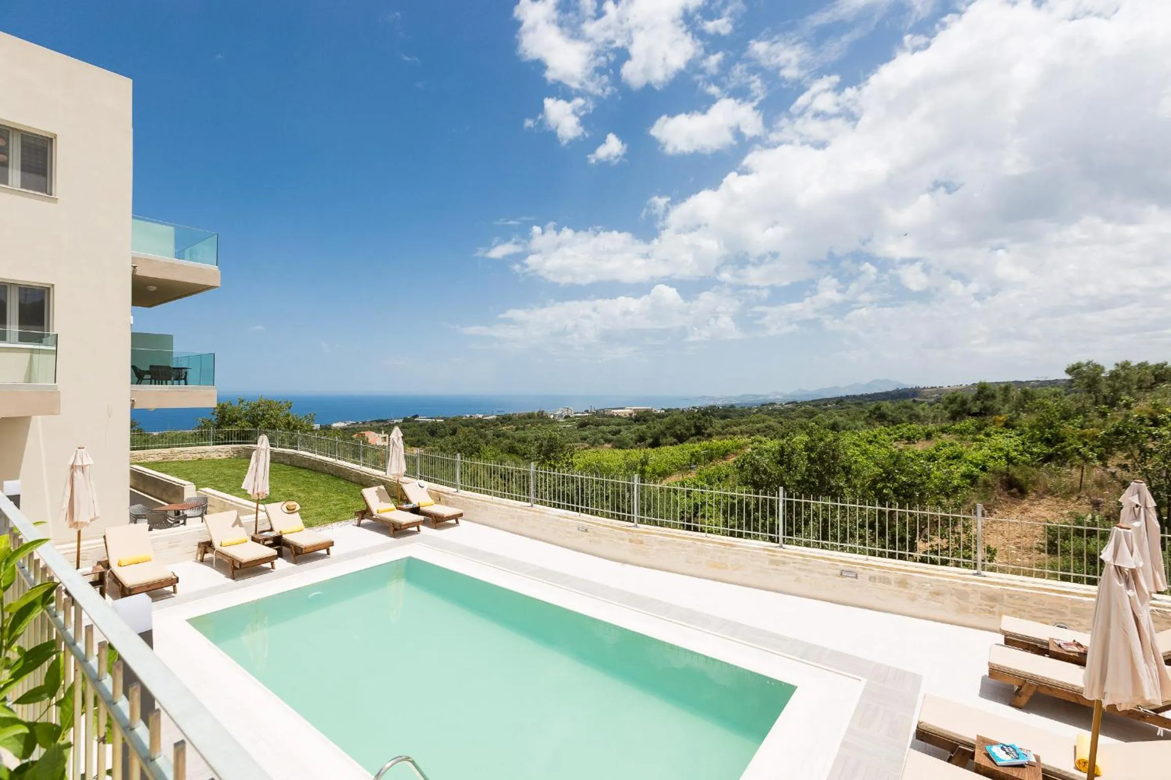 Swimming pool in Vigla Suites