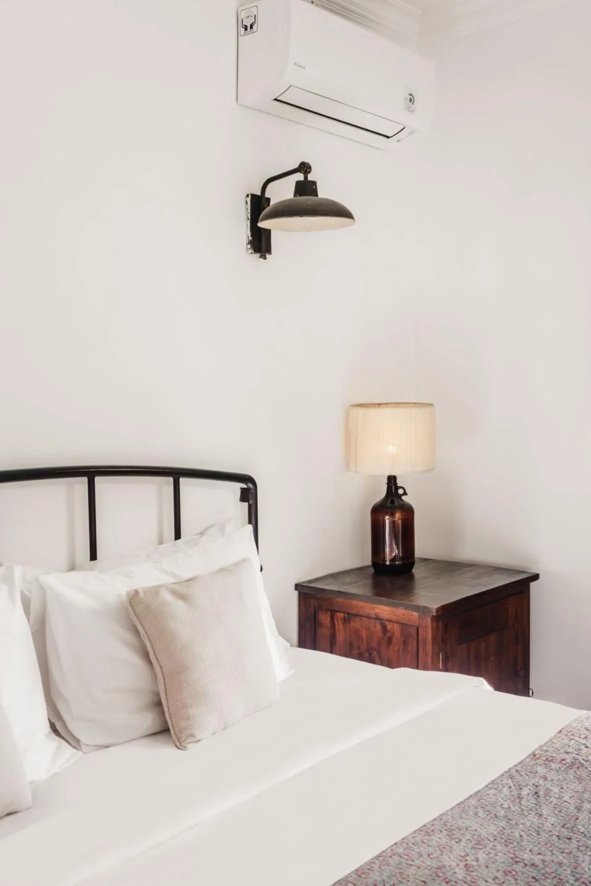 Bedroom, Bed in Brown Feather Hotel