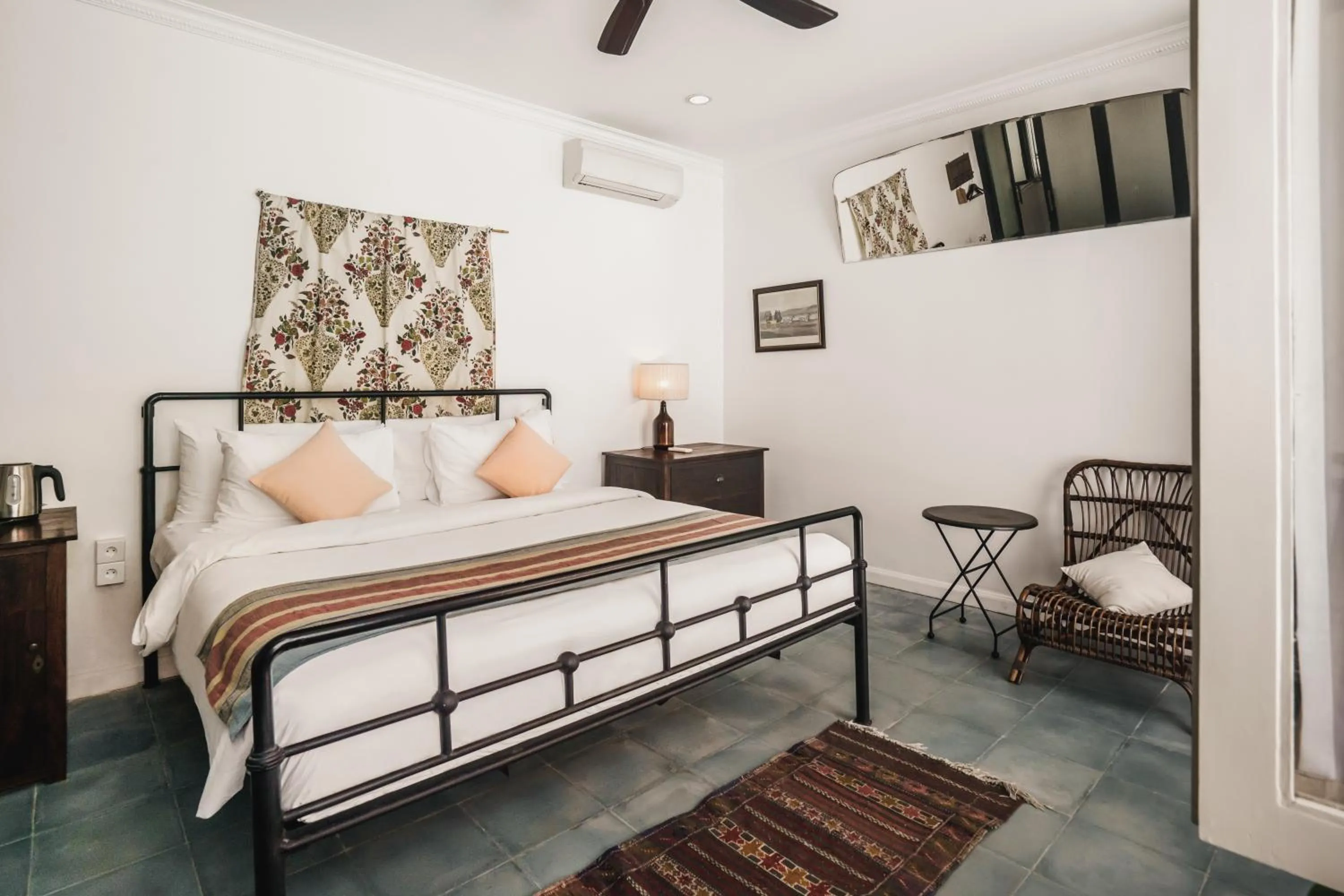 Bedroom, Bed in Brown Feather Hotel