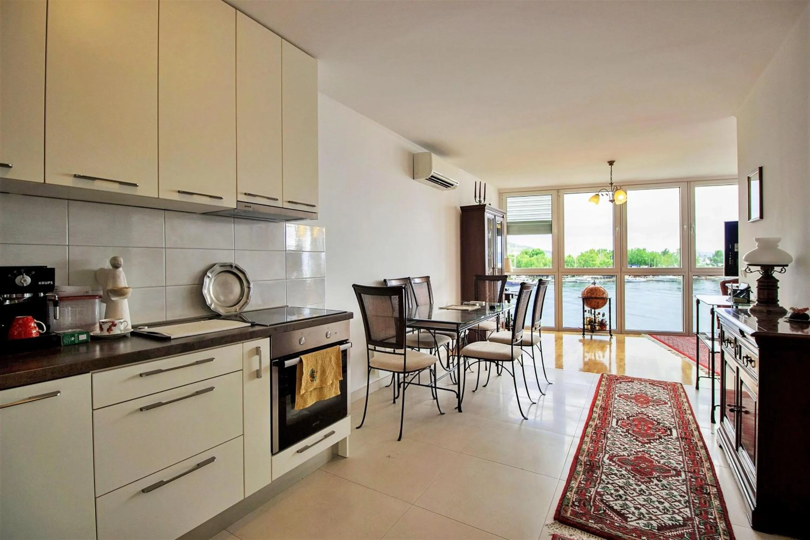 Apartment Lora