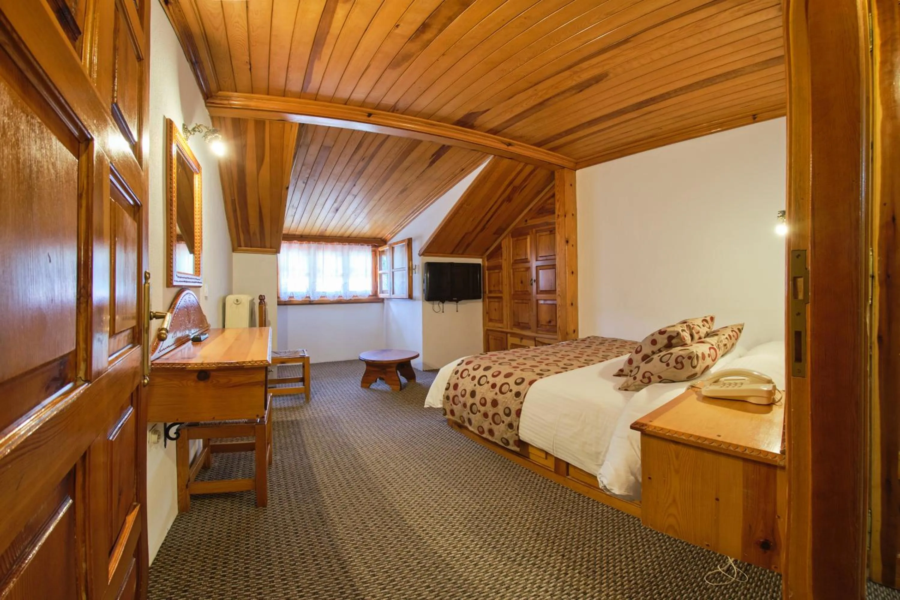 Photo of the whole room, Bed in Hotel Victoria