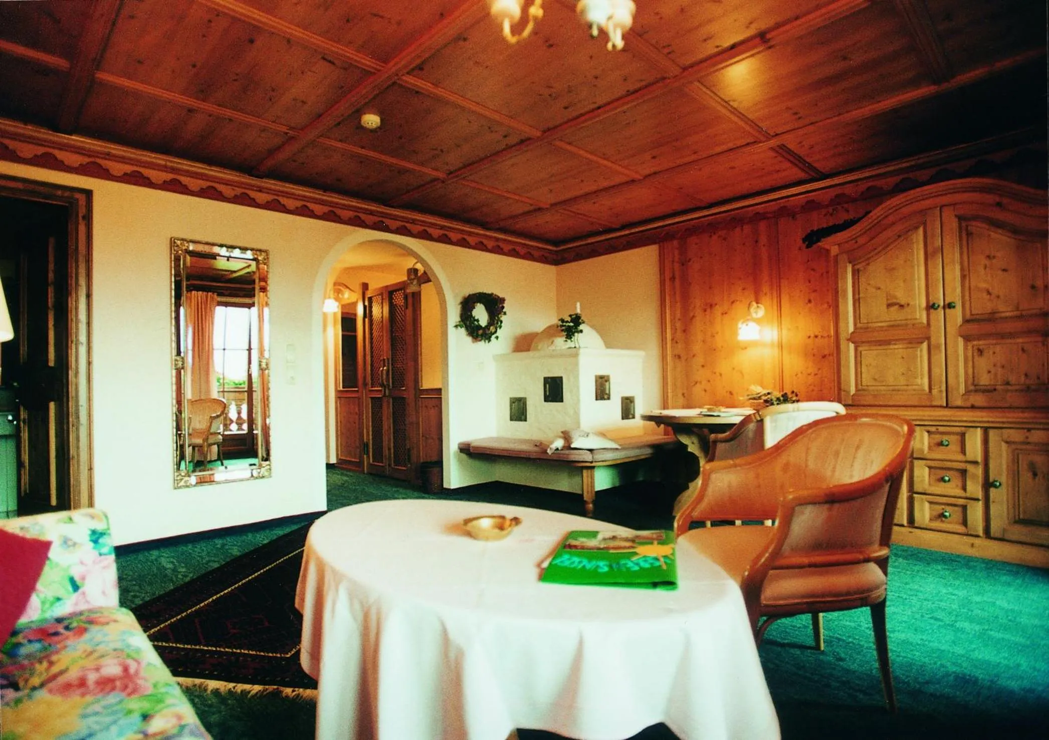 Restaurant/places to eat in Das Traditionshotel Schwarzer Adler