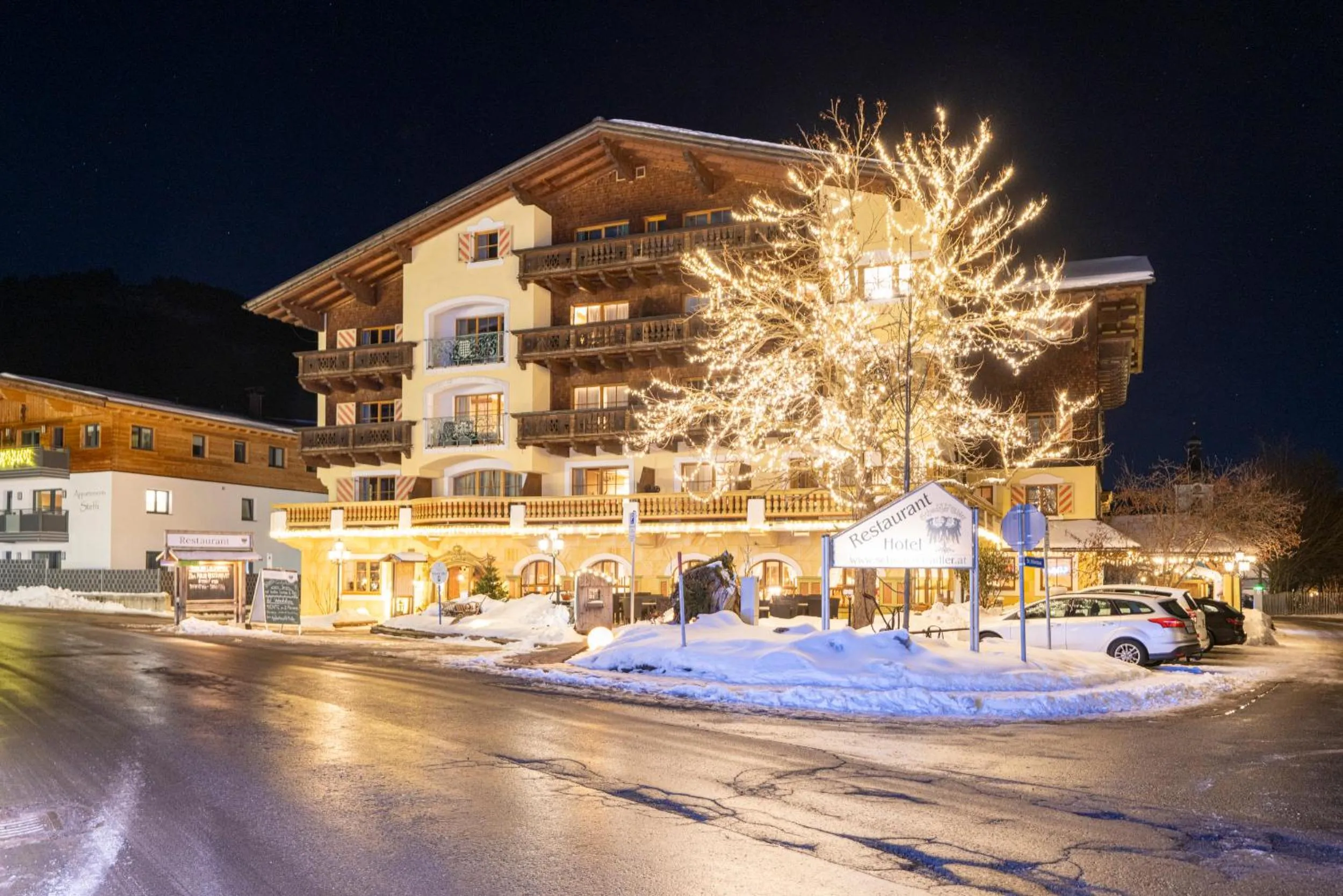 Property building in Das Traditionshotel Schwarzer Adler