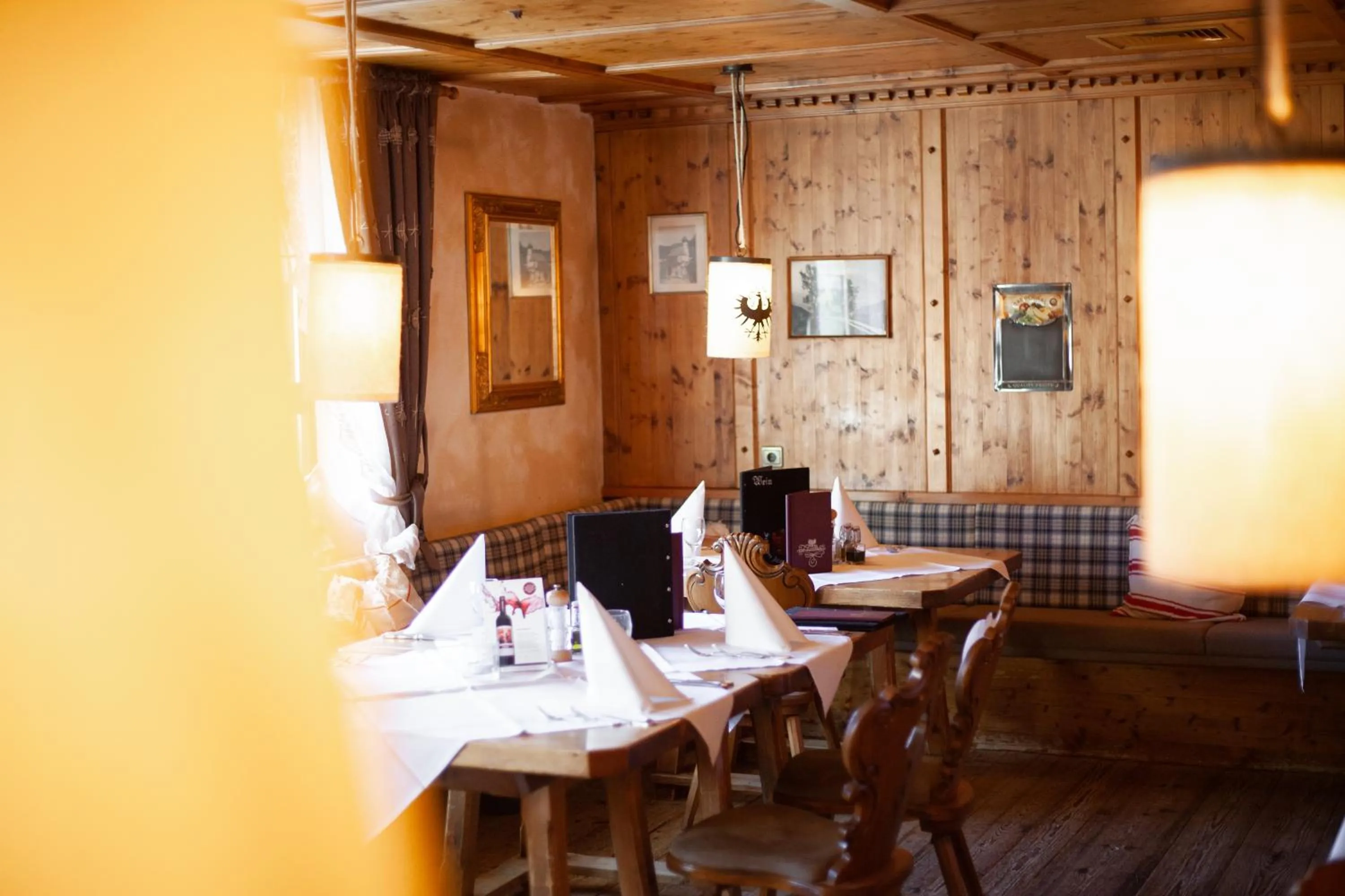 Restaurant/places to eat in Das Traditionshotel Schwarzer Adler