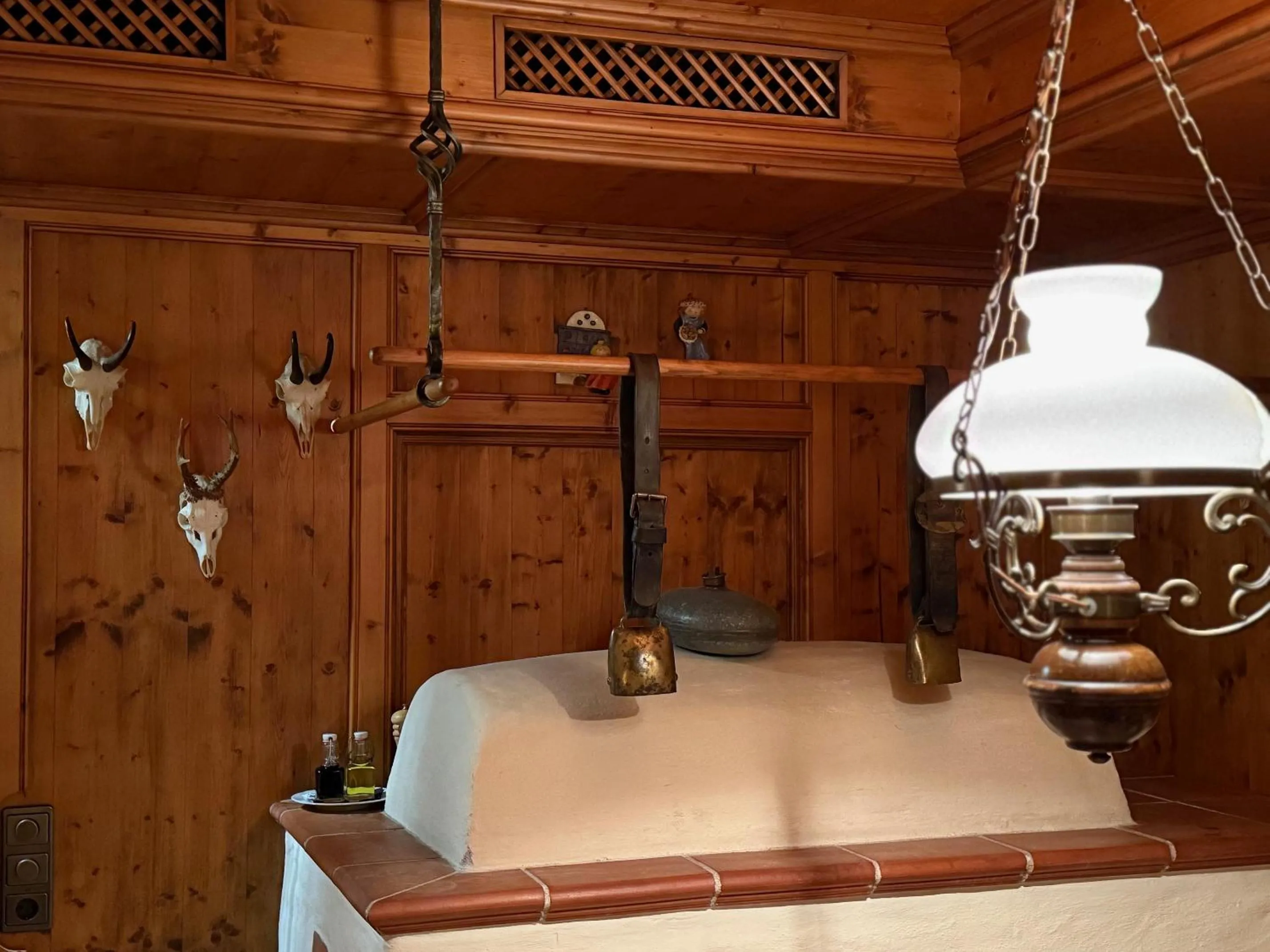 Restaurant/places to eat in Das Traditionshotel Schwarzer Adler