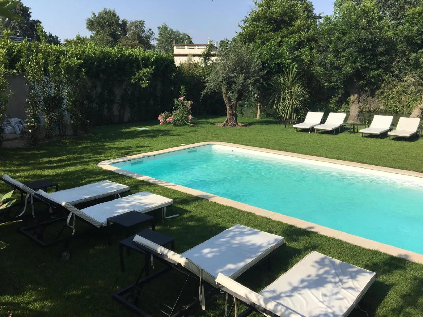 Pool view in Villa Louise-Rose