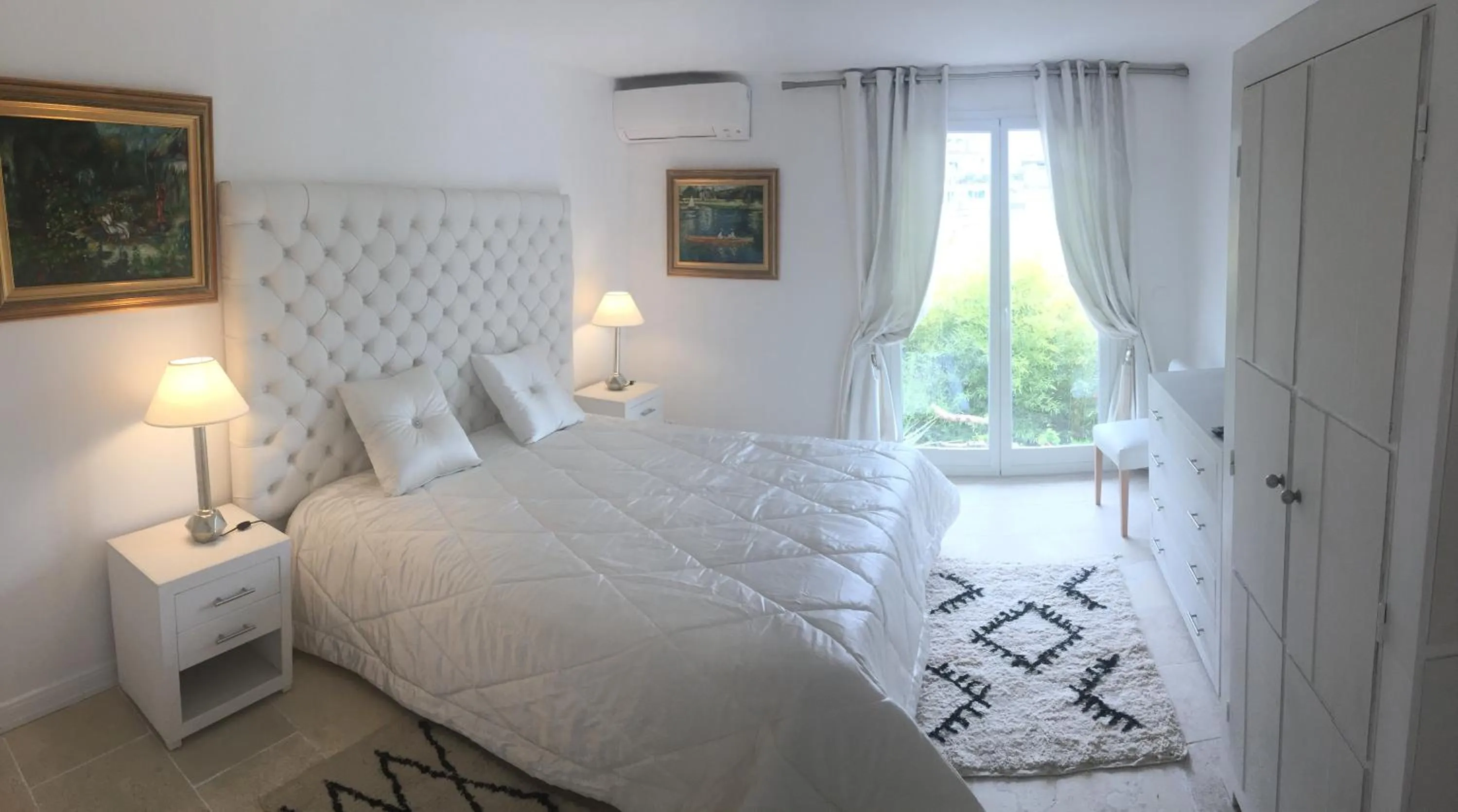 Bed in Villa Louise-Rose