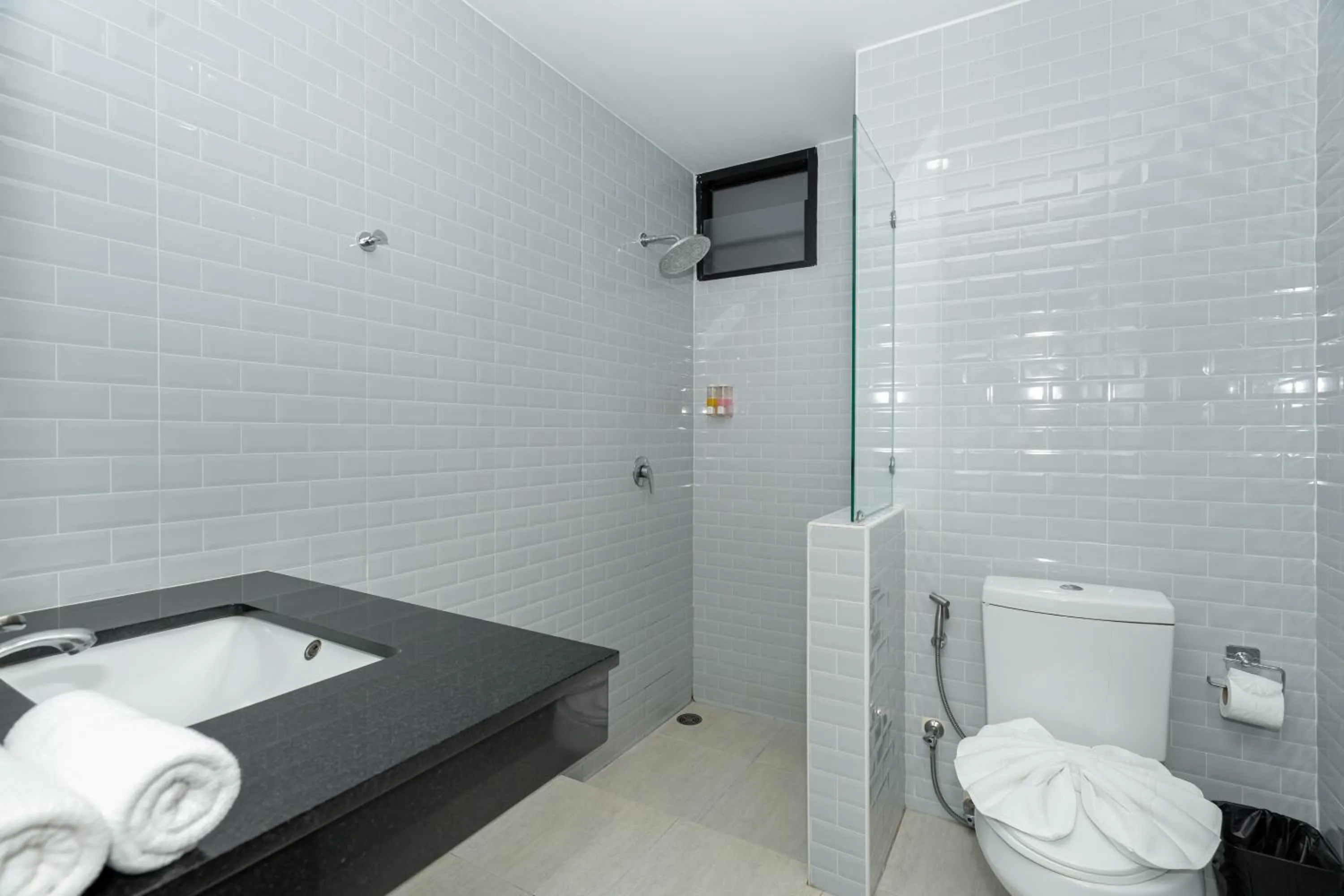 Shower, Bed in Anchan Boutique Hotel