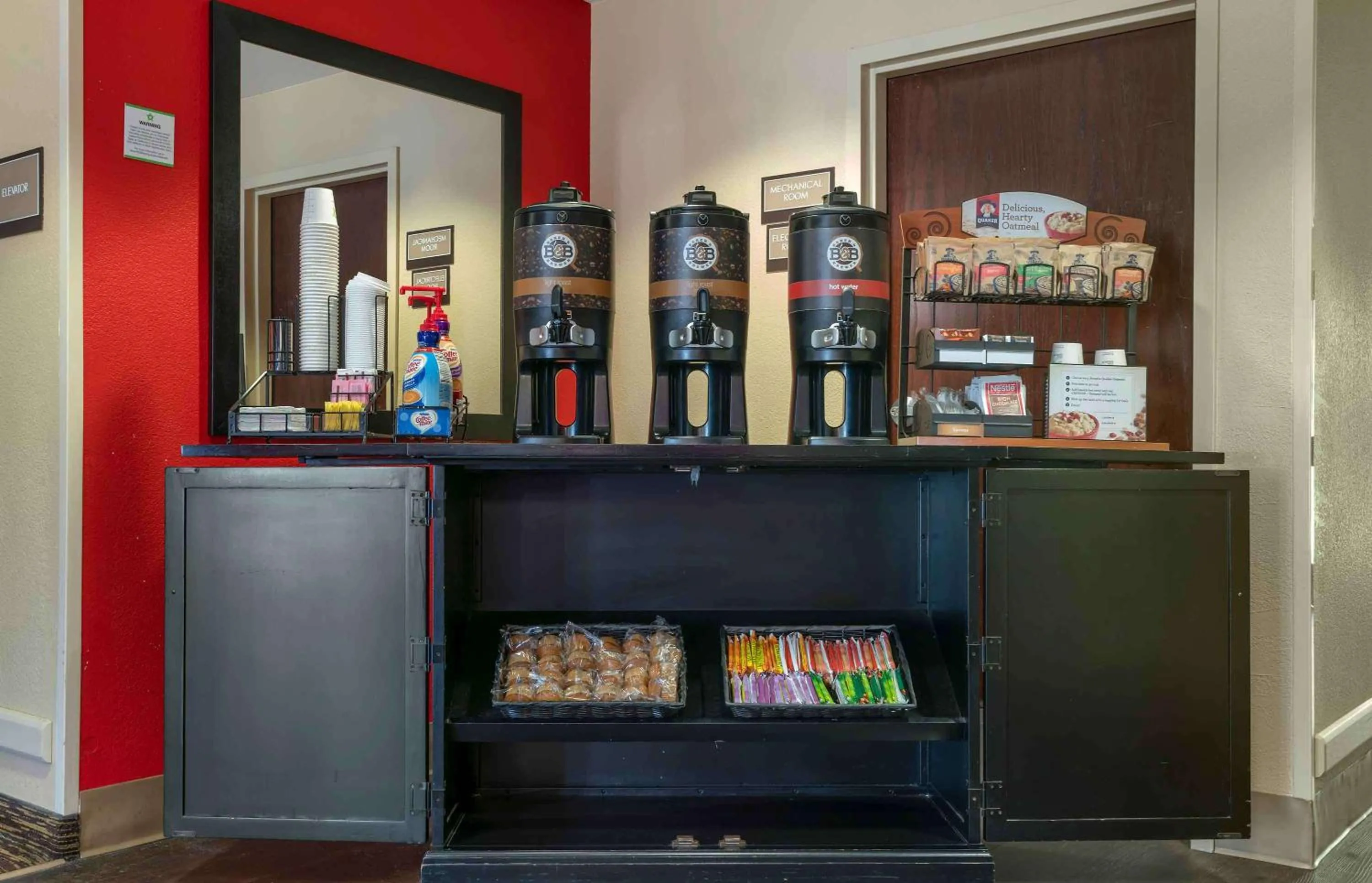 Lobby or reception in Extended Stay America Suites - Santa Rosa - North