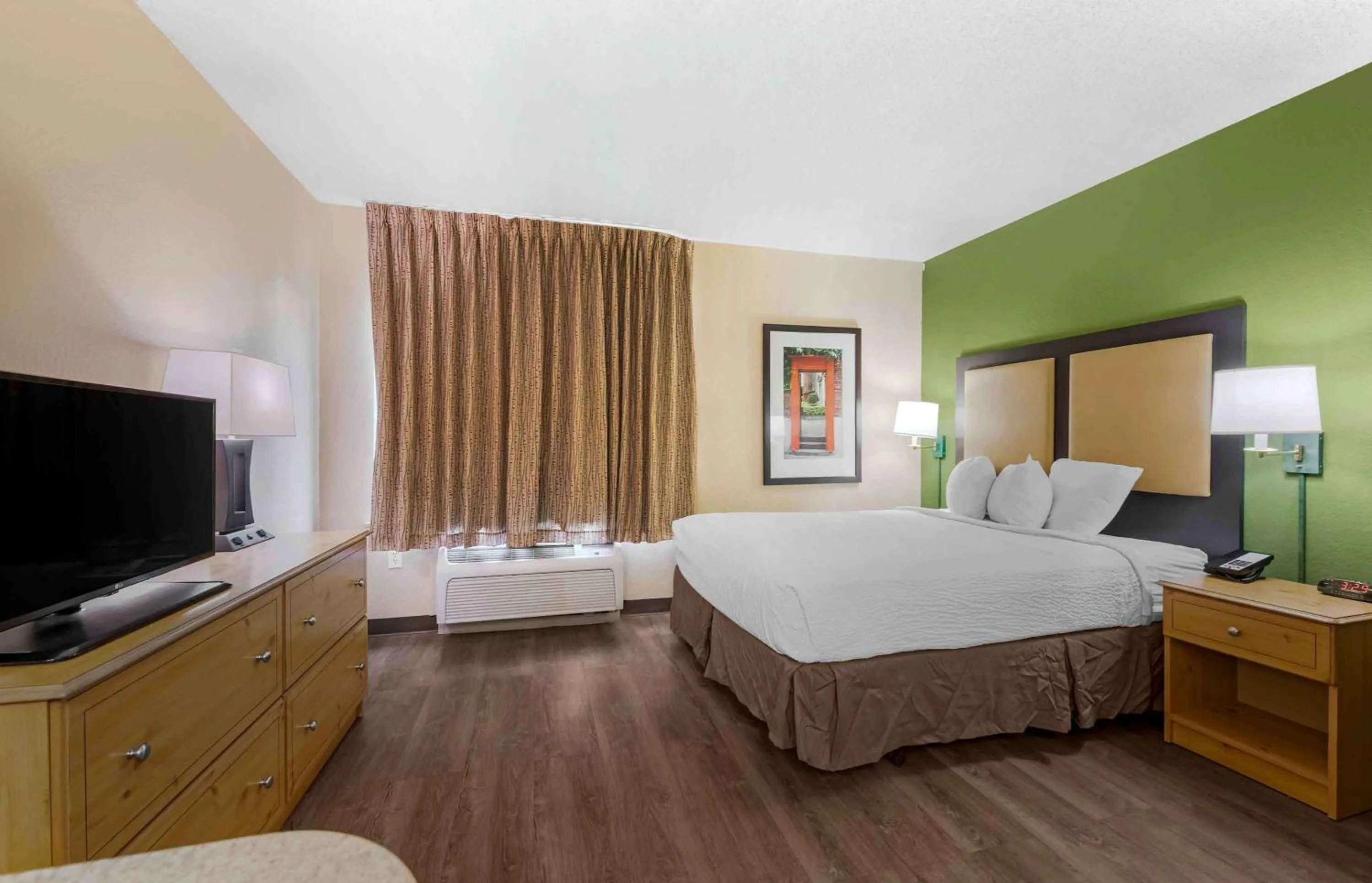 Bedroom, Bed in Extended Stay America Select Suites - Orlando - Southpark - Equity Row