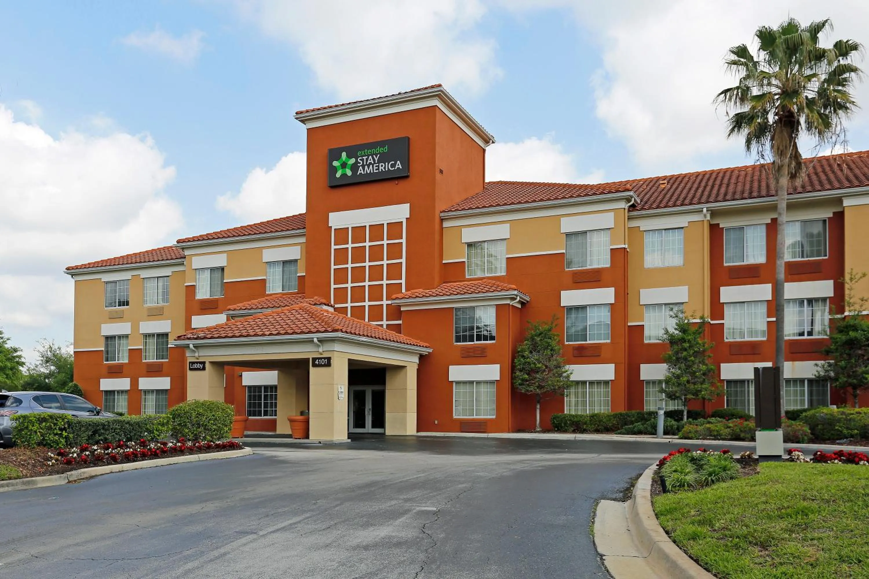 Property building in Extended Stay America Select Suites - Orlando - Southpark - Equity Row