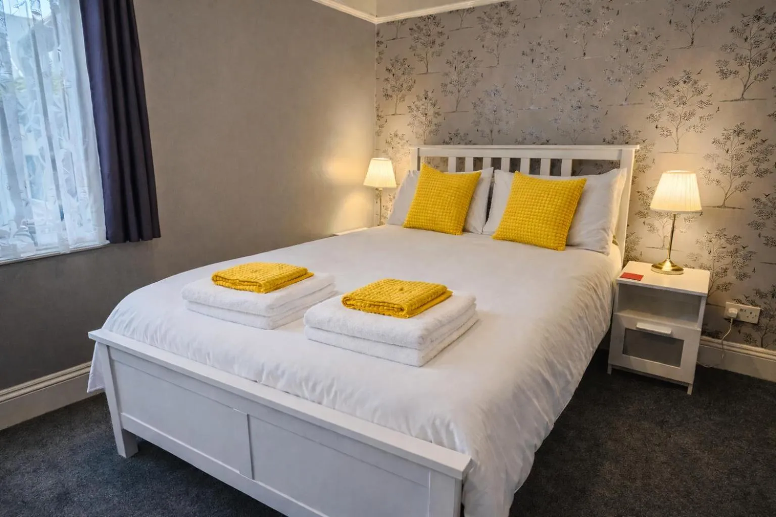 Bed in The Roslyn Guest House