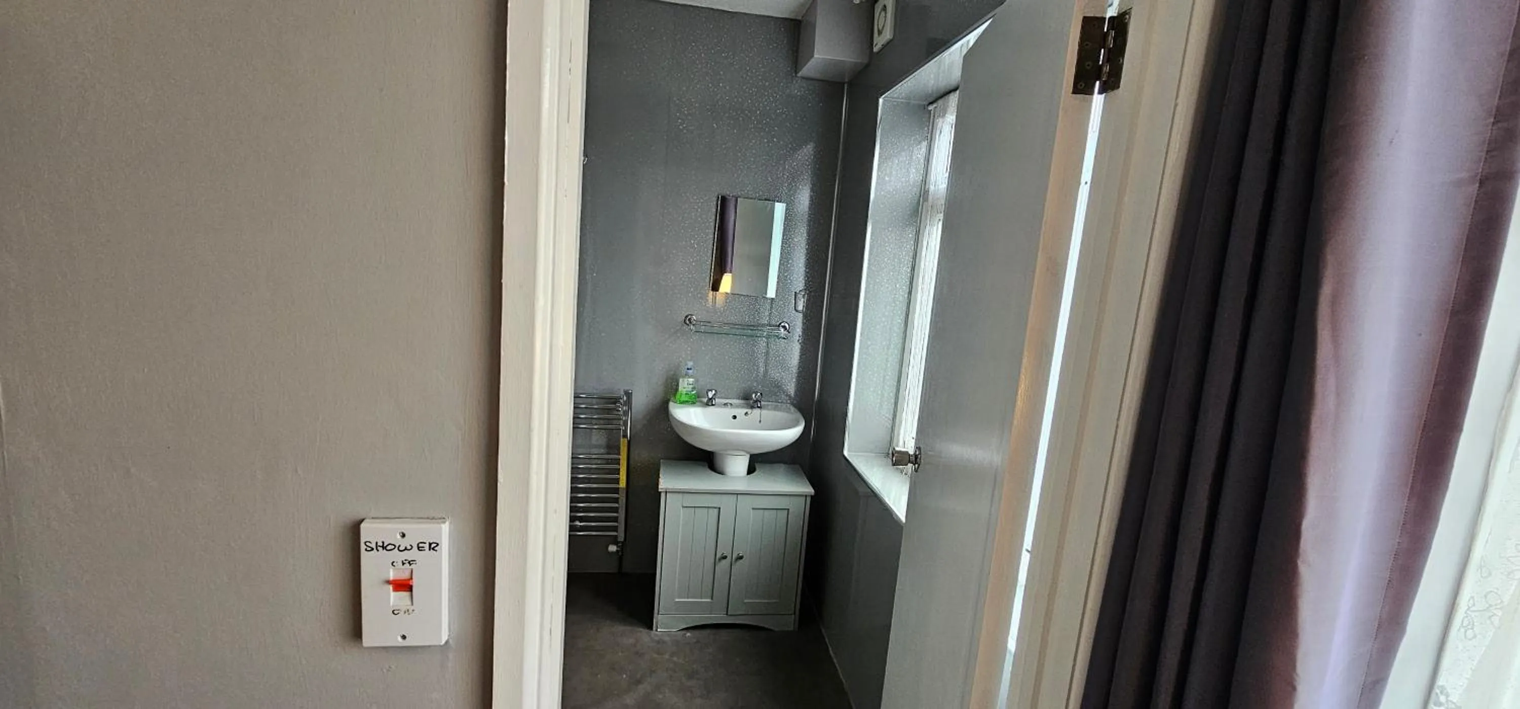 Toilet in The Roslyn Guest House