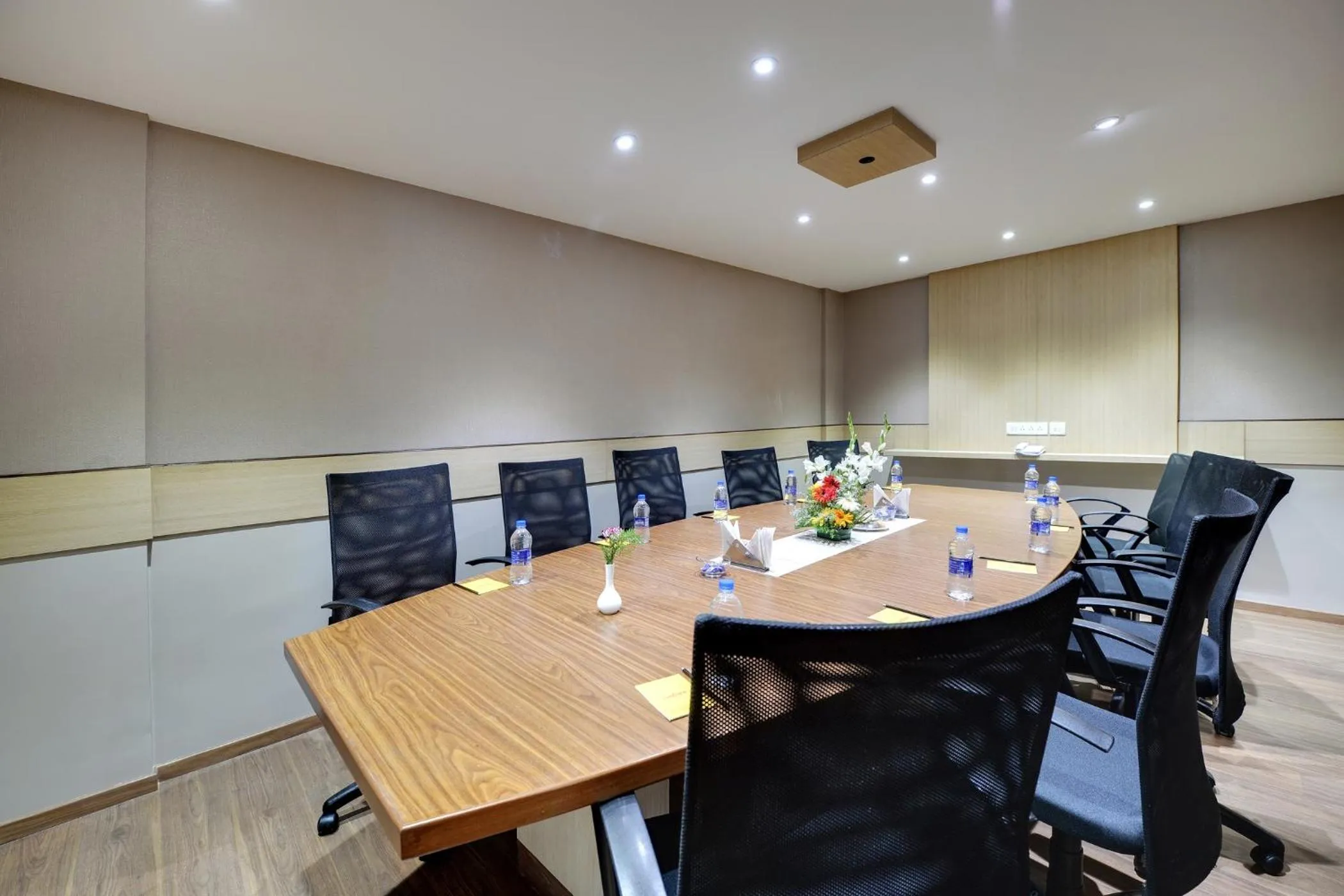 Business facilities in La Sara Pride