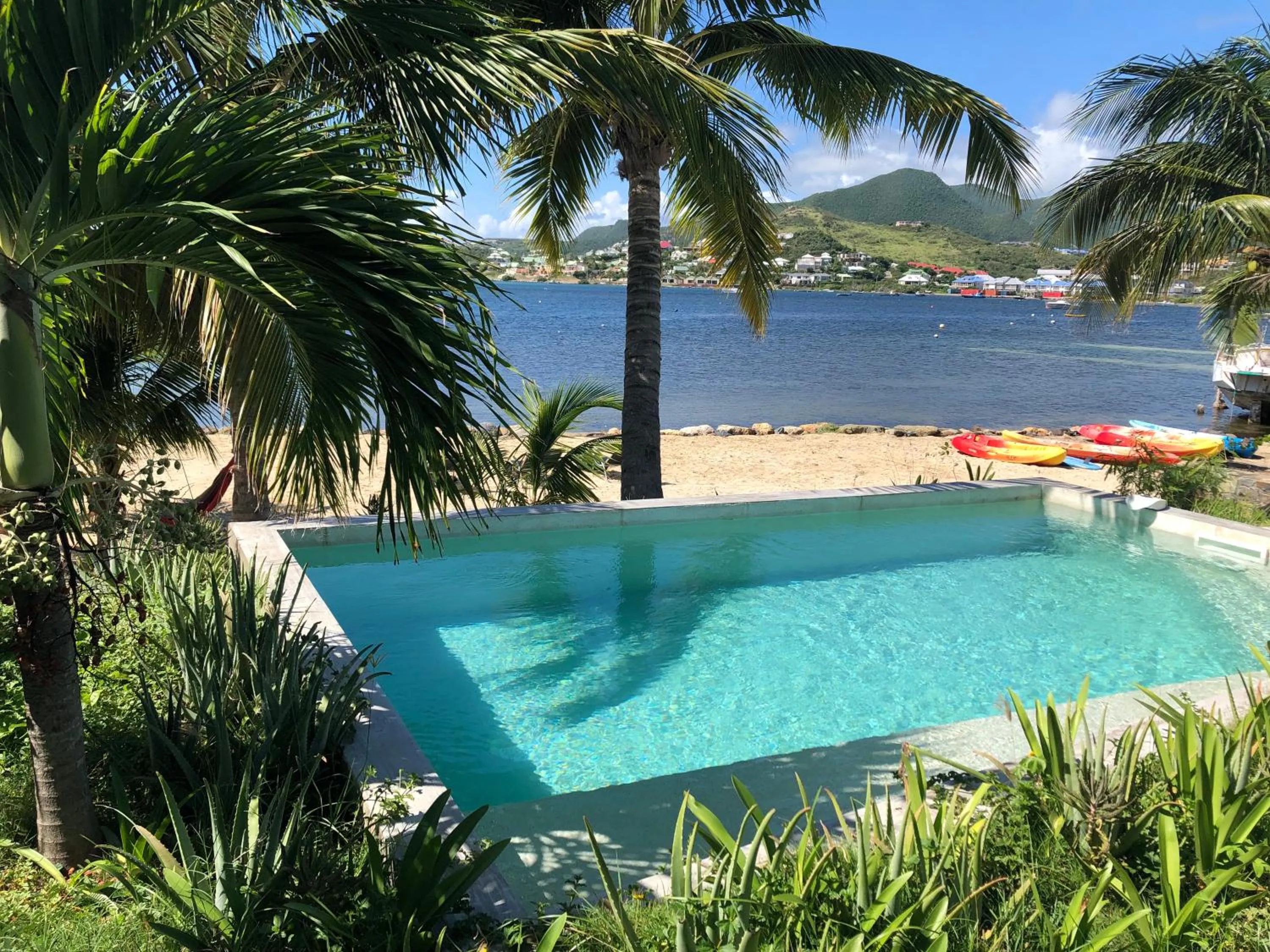 Swimming pool in Studio Stmartin