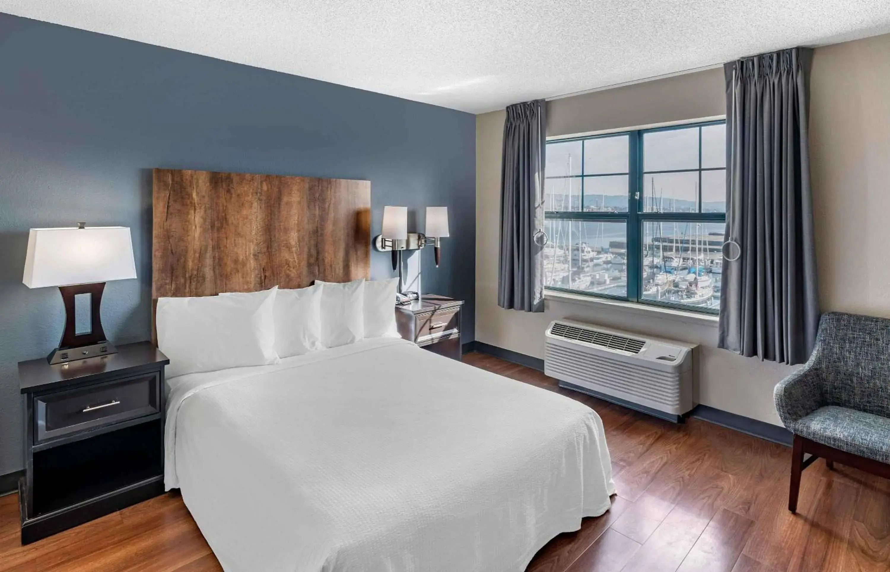 Marina View Queen Studio - Disability Access / Non-Smoking in Extended Stay America Premier Suites - Oakland - Alameda Marina View Queen Studio - Disability Access / Non-Smoking in Extended Stay America Premier Suites - Oakland - Alameda