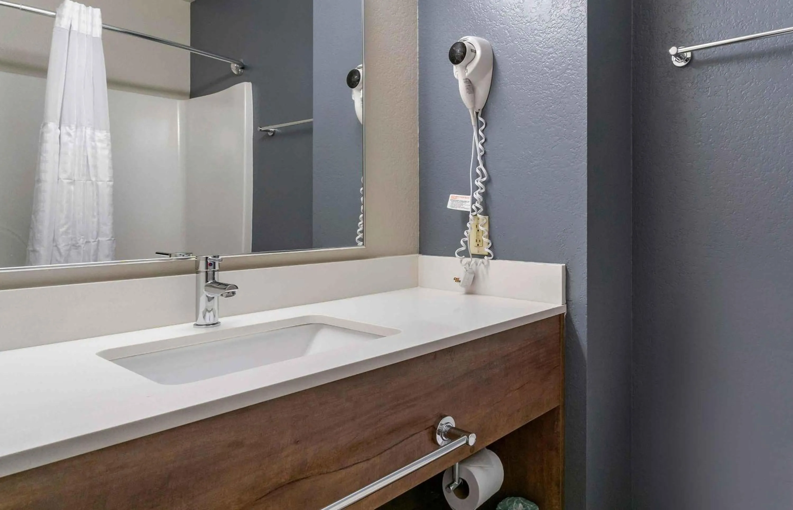Bathroom in Extended Stay America Premier Suites - Oakland - Alameda