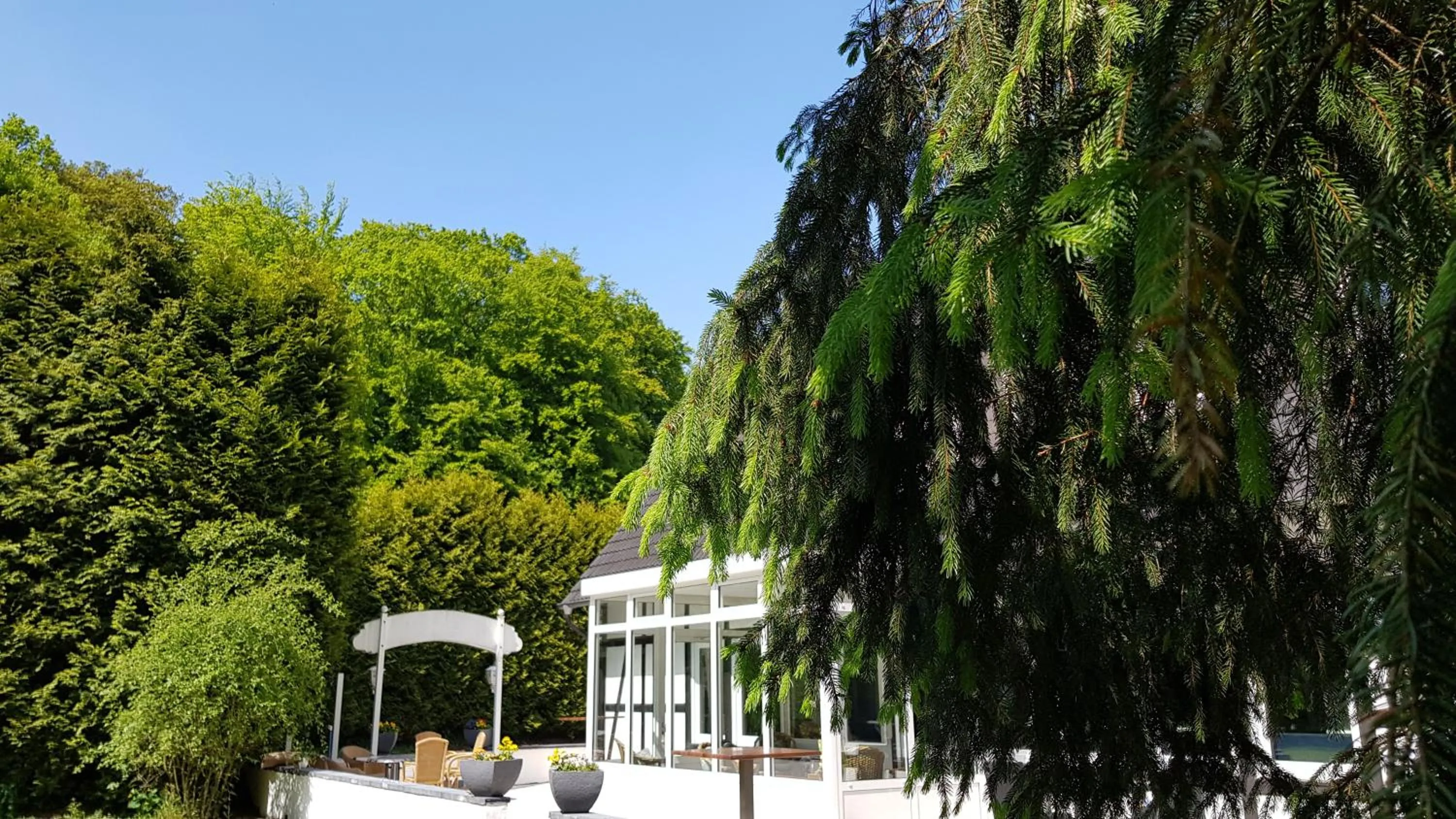 Garden in Hotel Schneider-Hof self check-in kostenlos Parken nähe Golfplatz und Vitasol