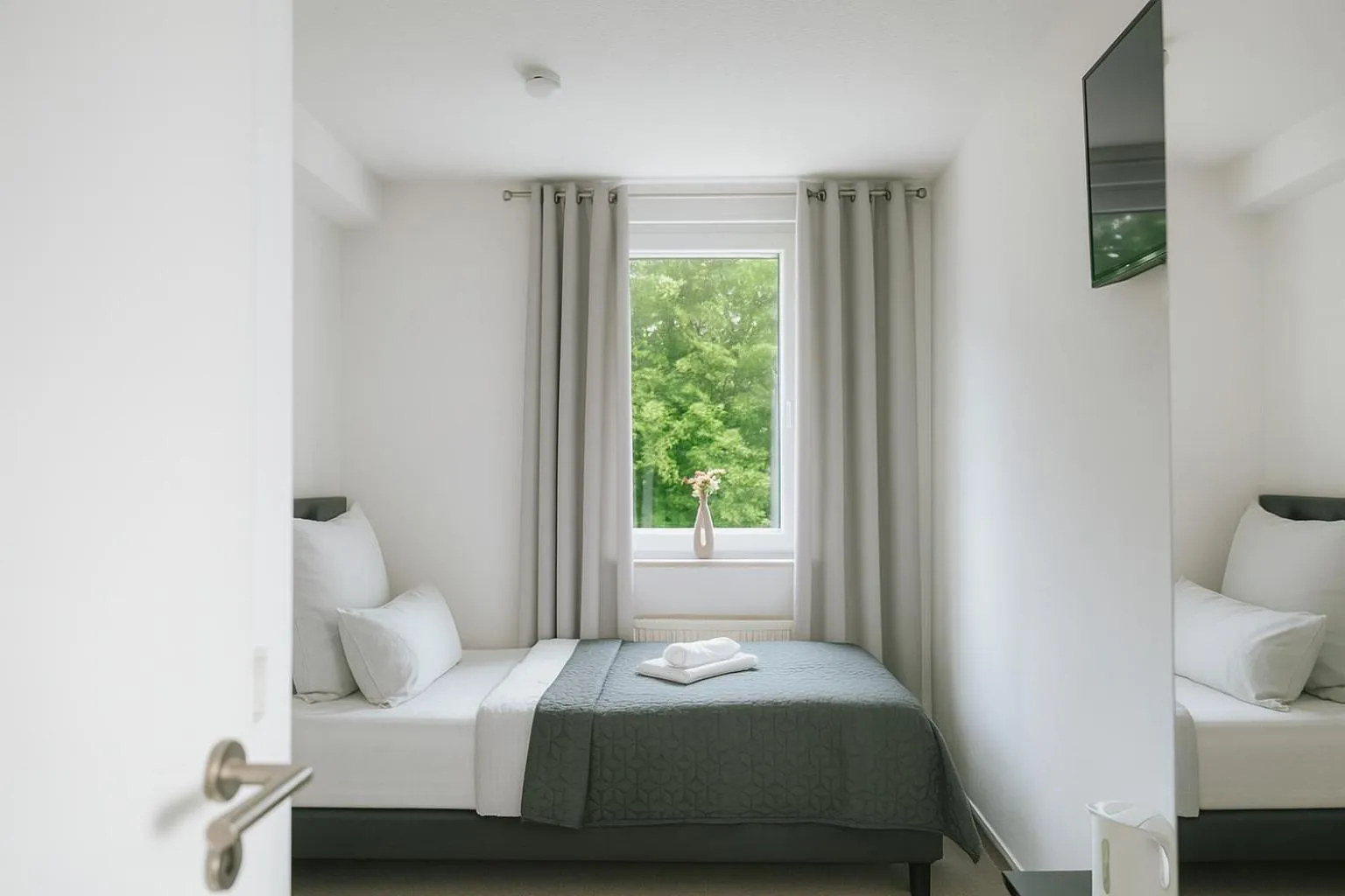 Bed in Hotel Schneider-Hof self check-in kostenlos Parken nähe Golfplatz und Vitasol