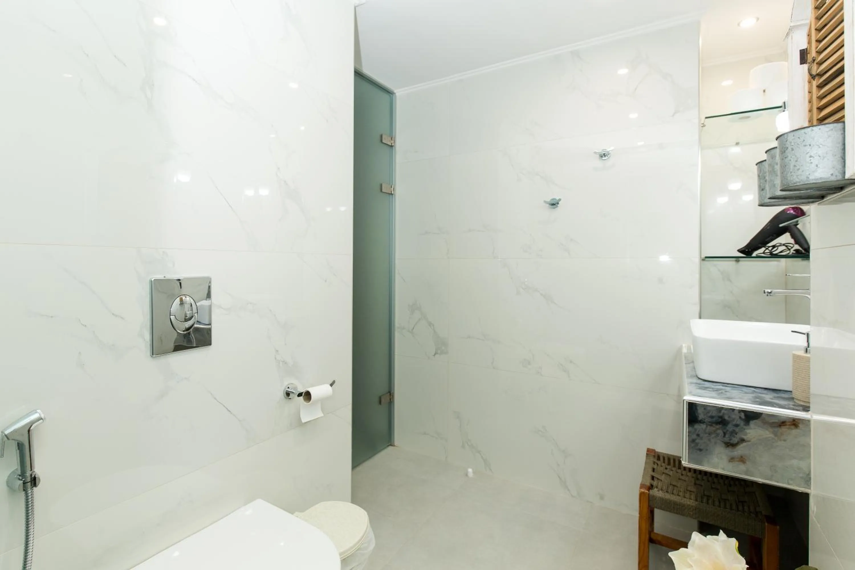 Shower in Arodamos Studios & Apts