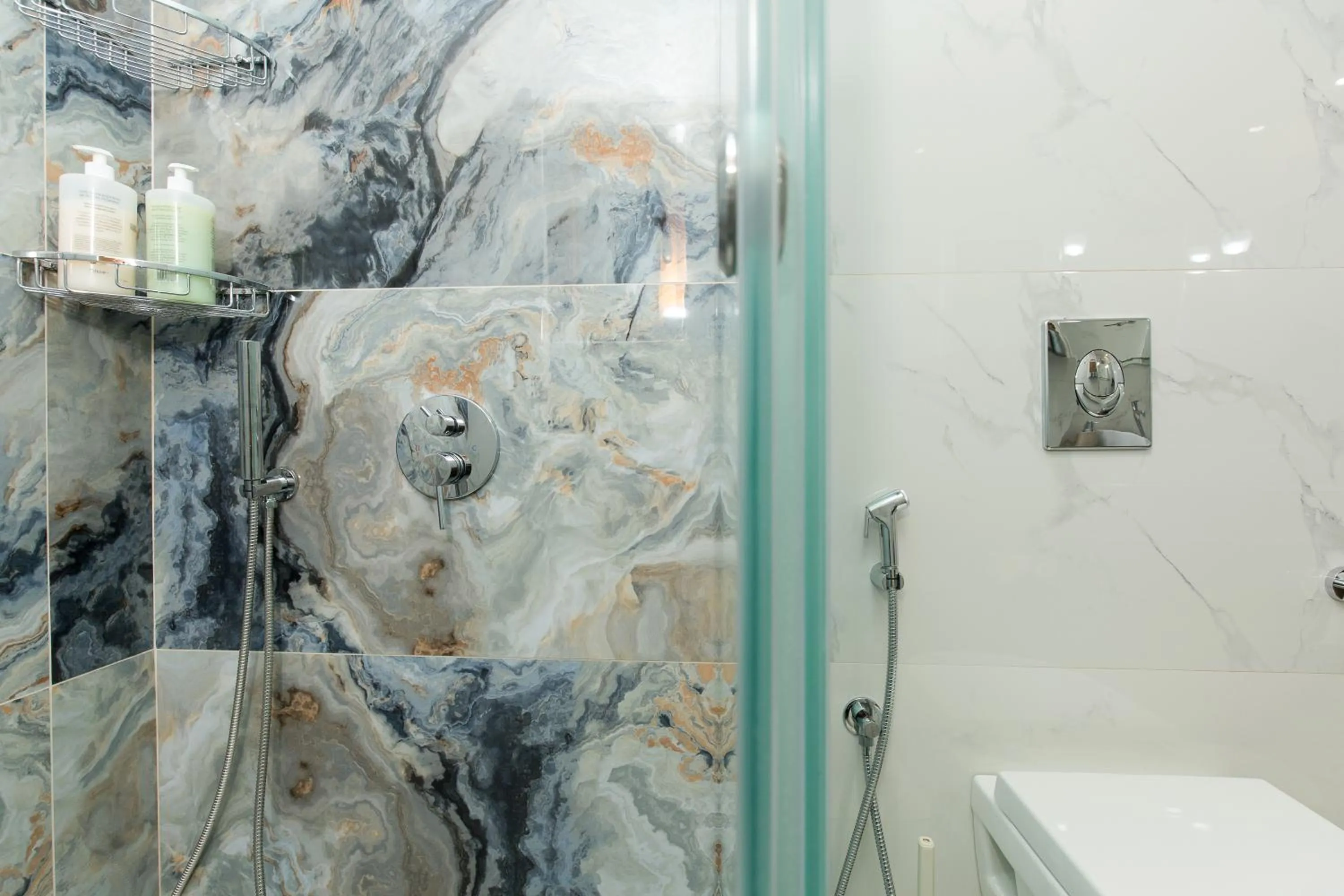 Shower in Arodamos Studios & Apts