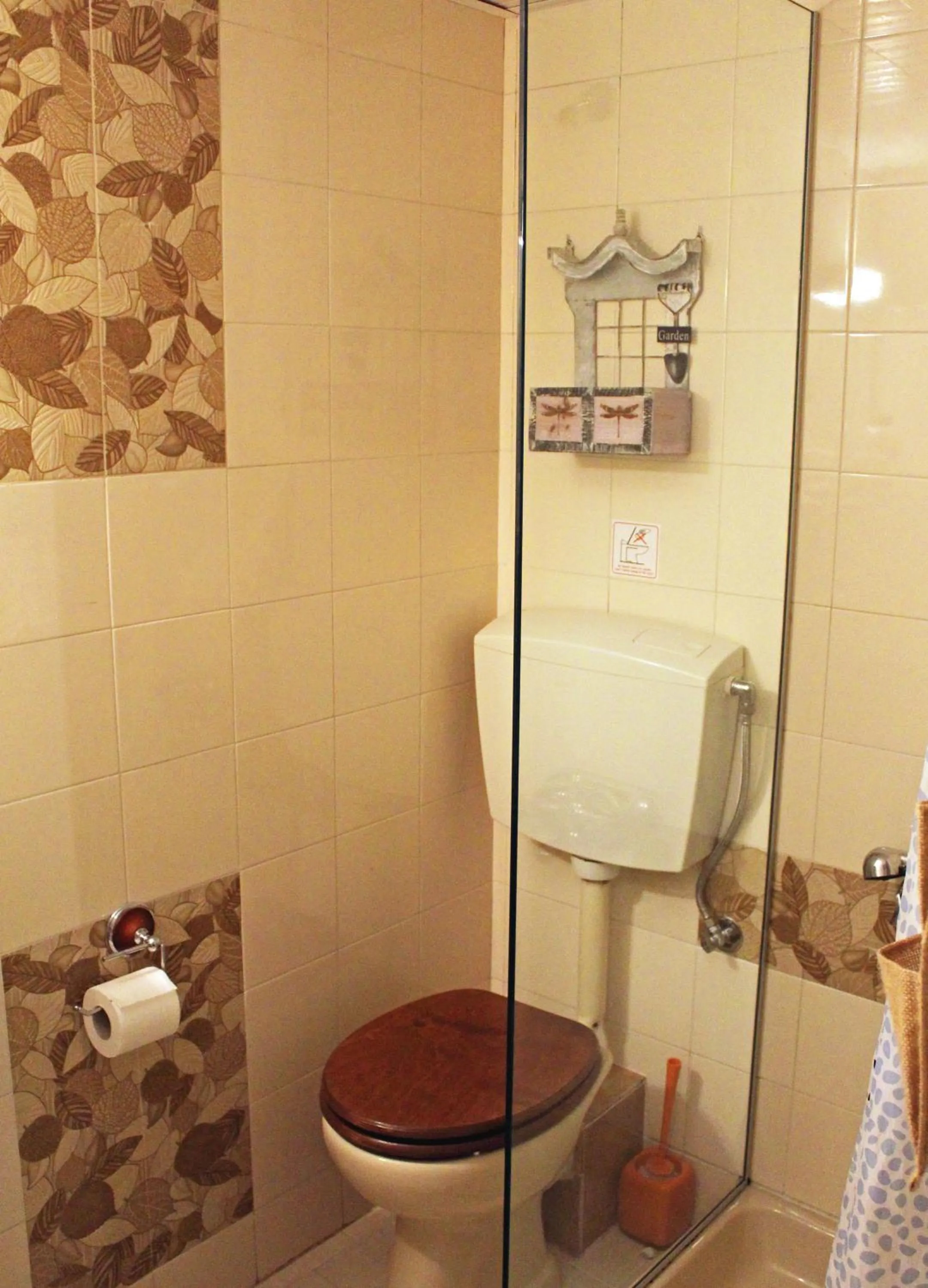 Shower in Arodamos Studios & Apts