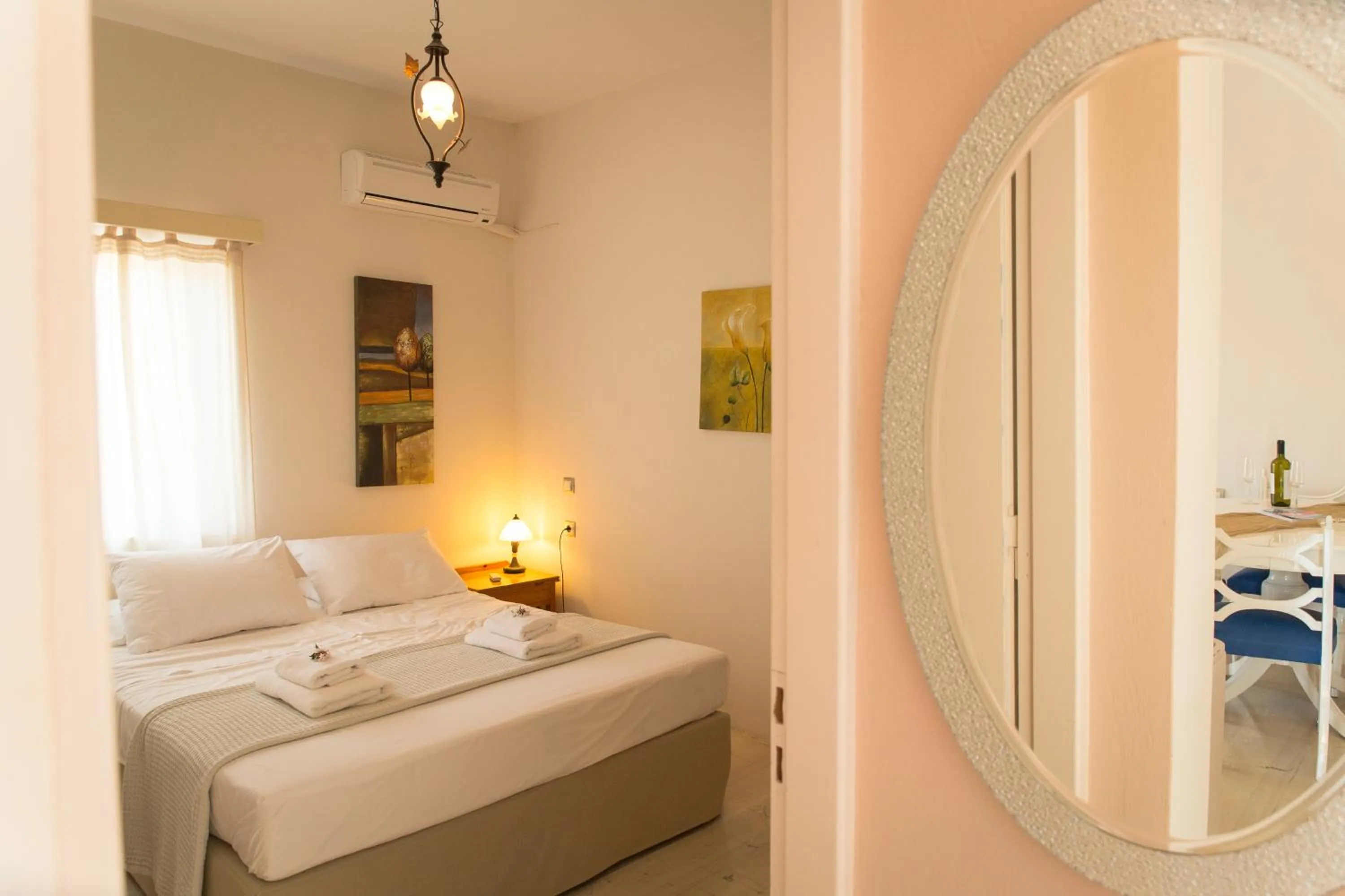 Bed in Arodamos Studios & Apts