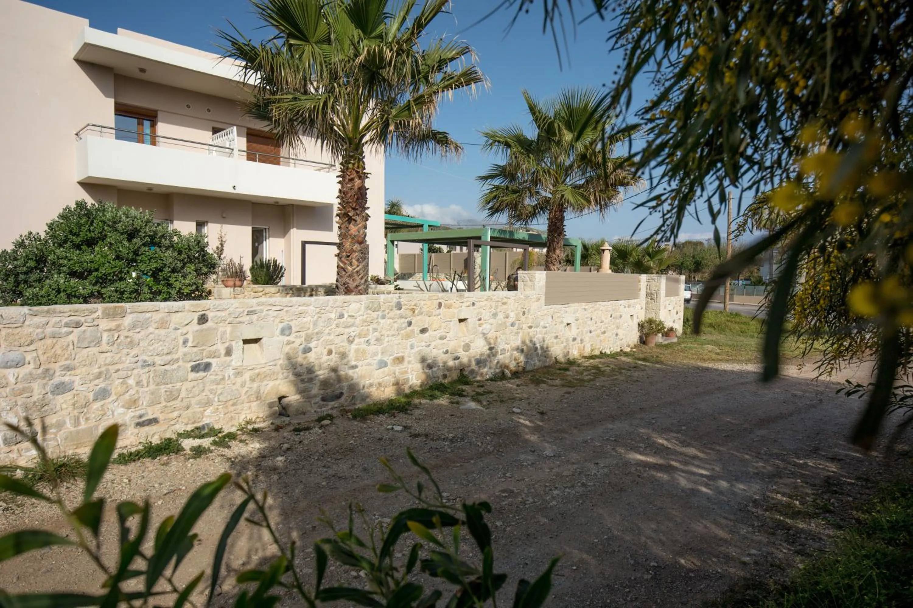 Property building in Arodamos Studios & Apts