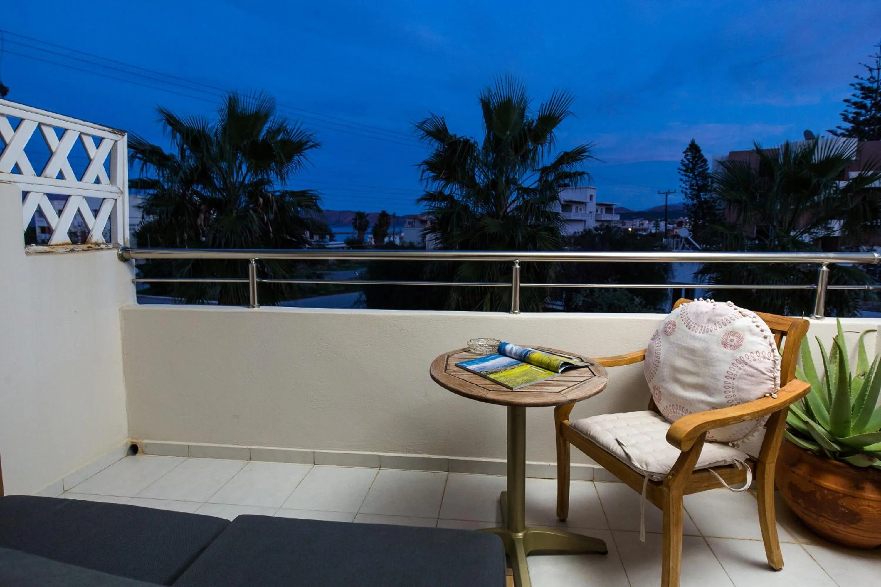 Night in Arodamos Studios & Apts