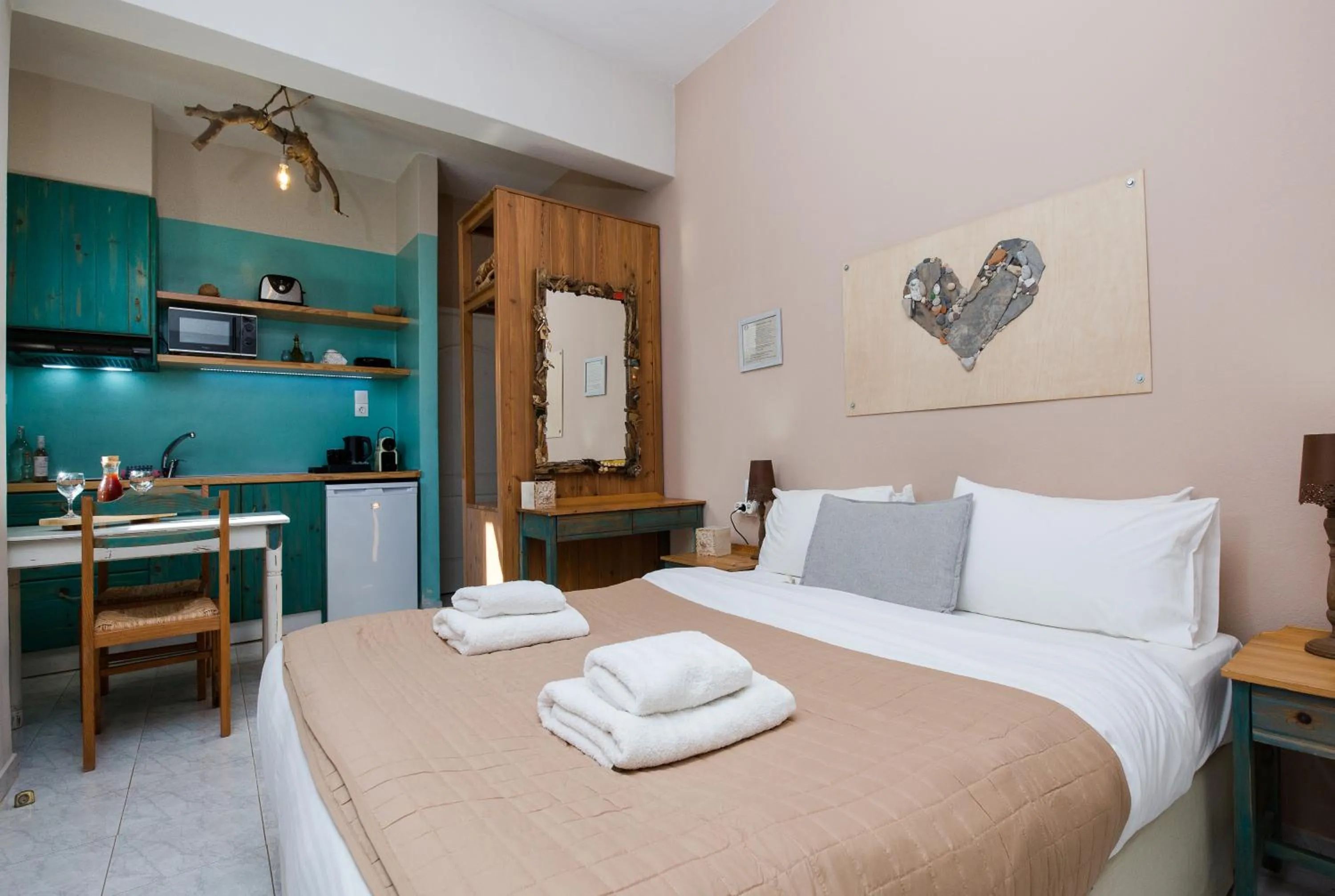 Bed in Arodamos Studios & Apts