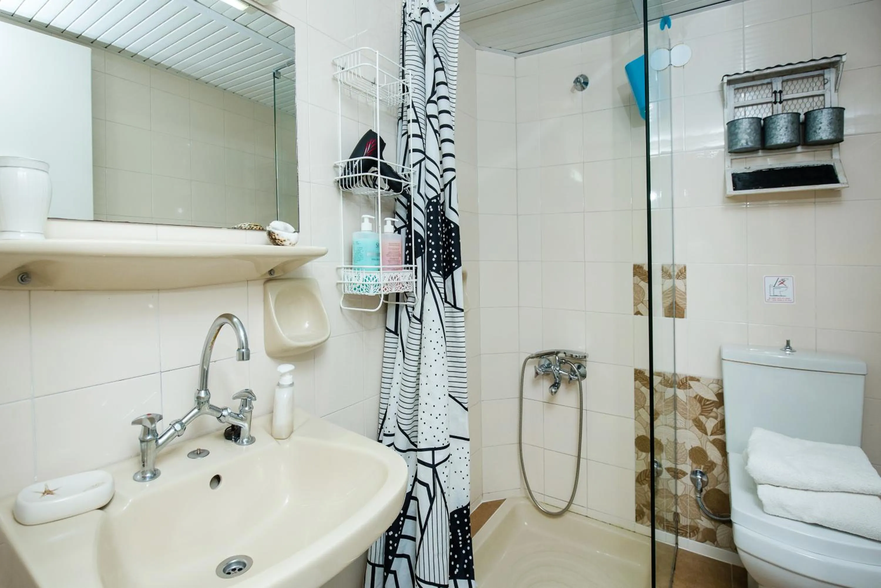 Shower in Arodamos Studios & Apts
