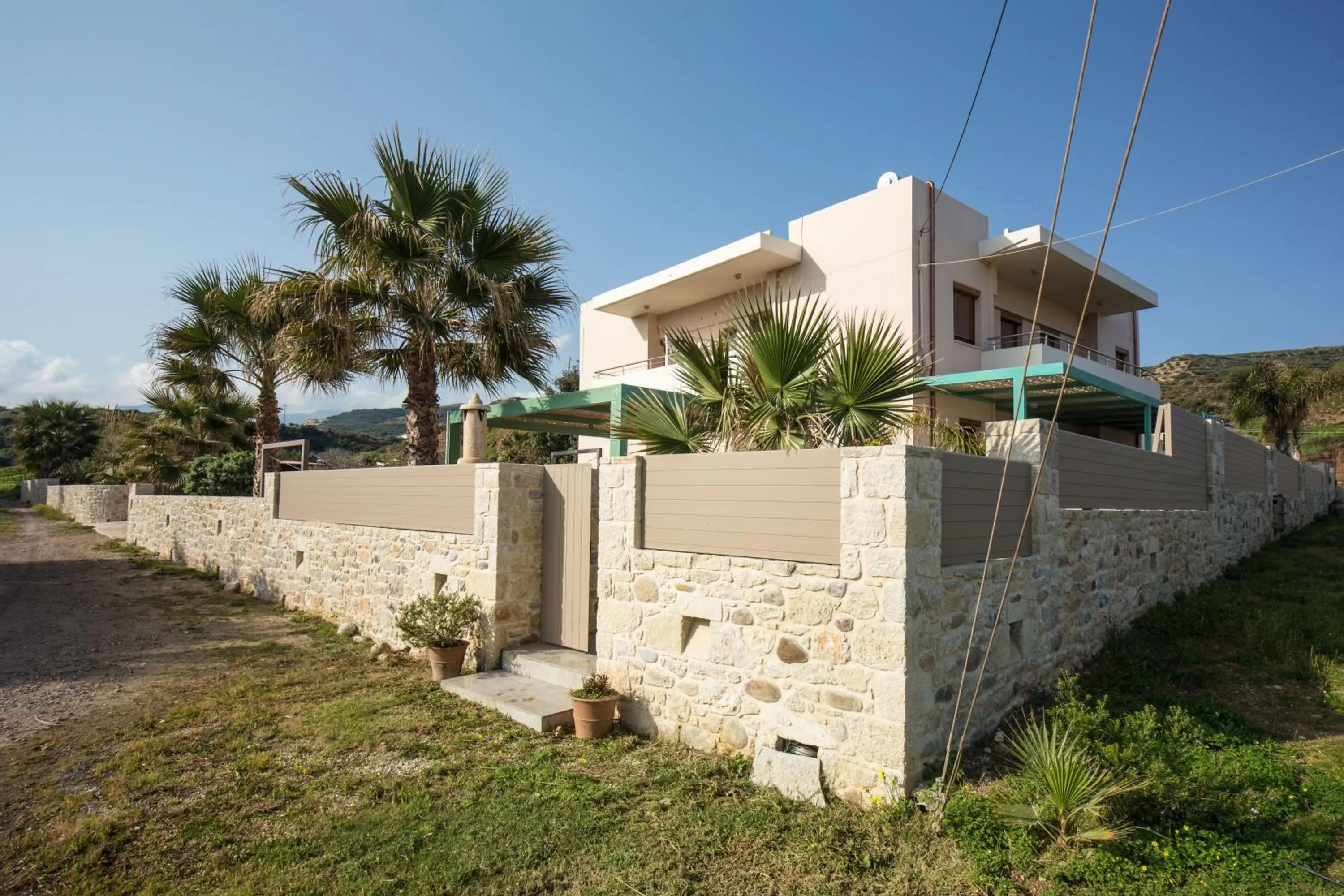 Property building in Arodamos Studios & Apts