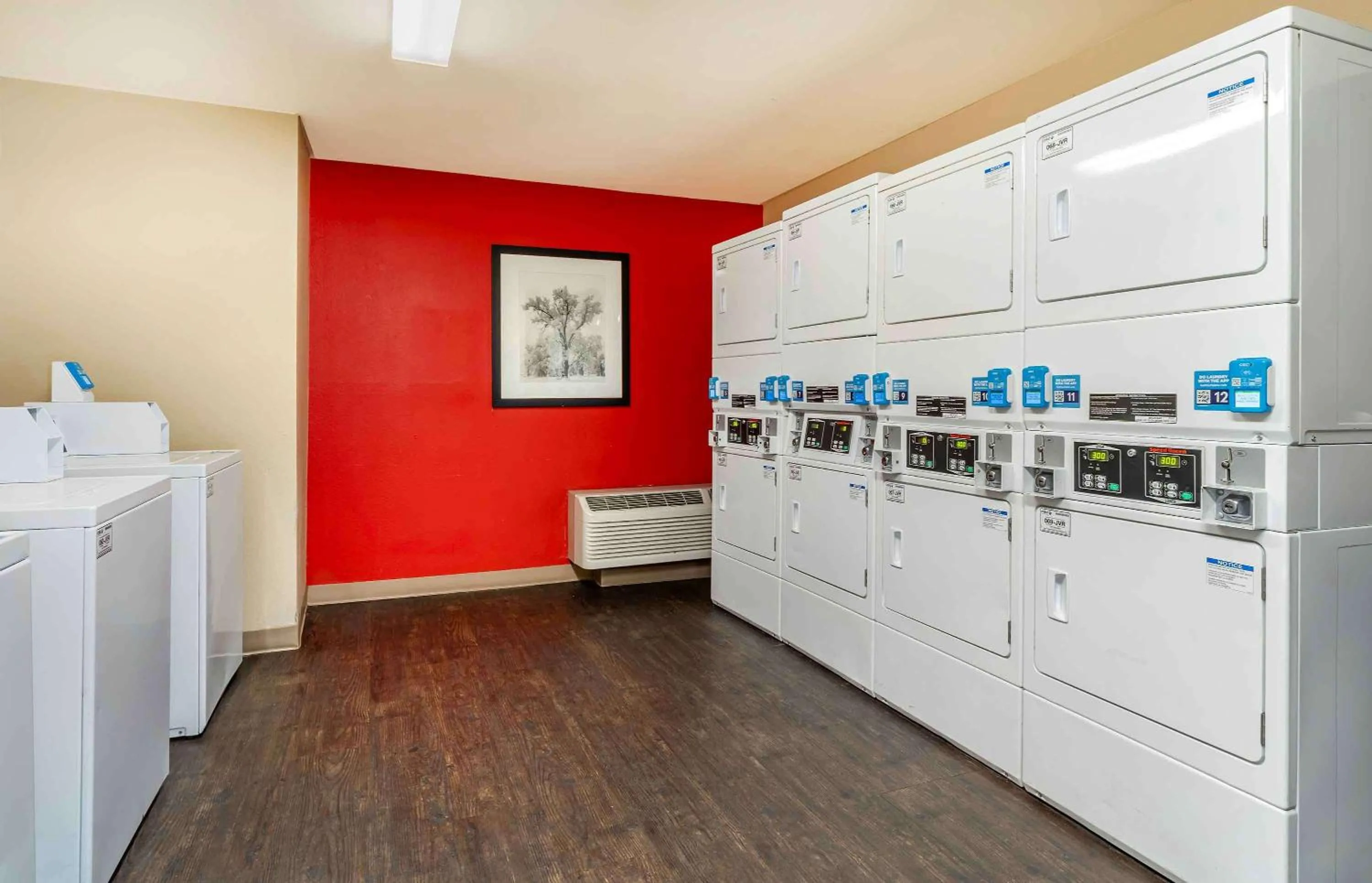 Property building in Extended Stay America Suites - Oakland - Emeryville