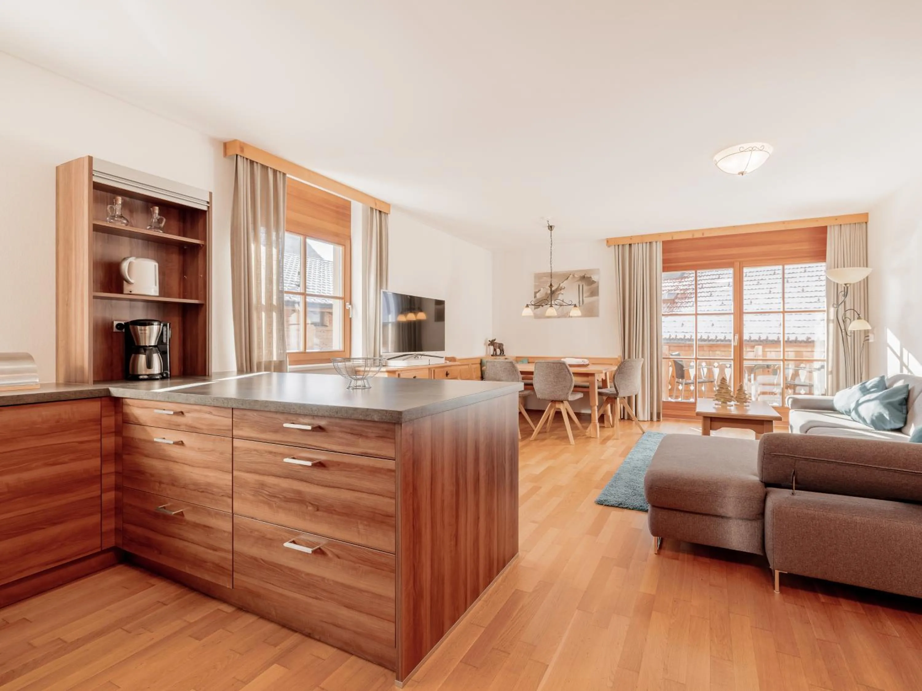 Three-Bedroom Apartment in MYALPS Historical