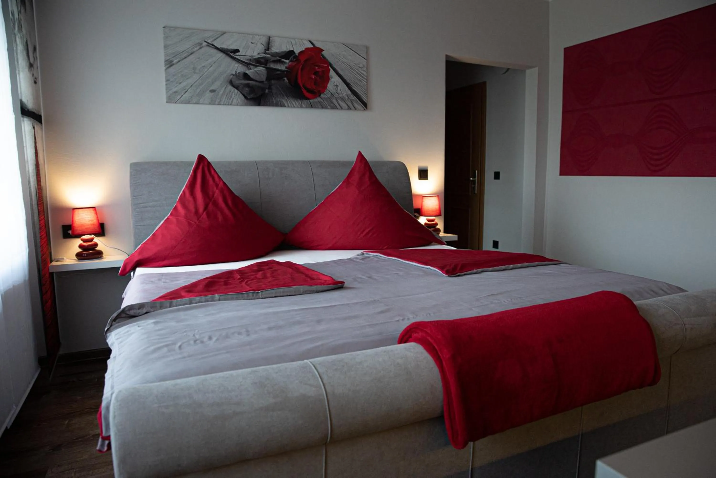 Bedroom, Bed in Pension Rüssel-Pub