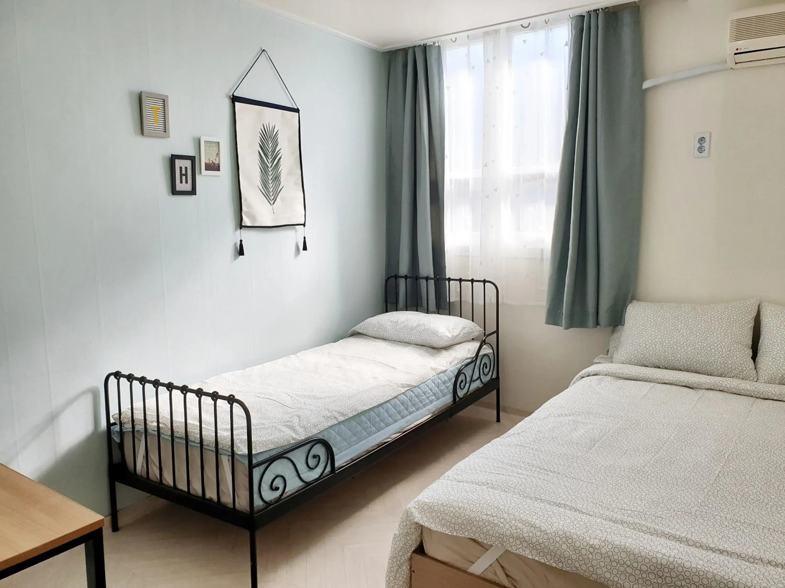 Standard Triple Room in Y.ROAD 135 Standard Triple Room in Y.ROAD 135