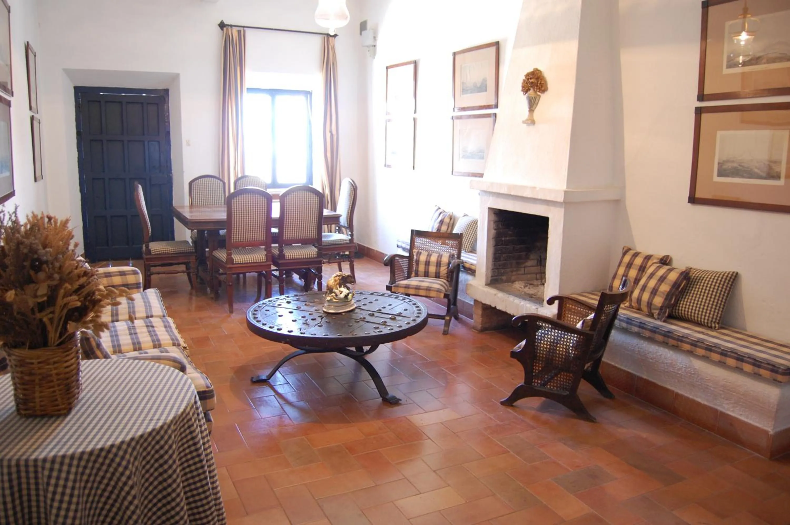 Lounge or bar in Hotel Cortijo El Esparragal