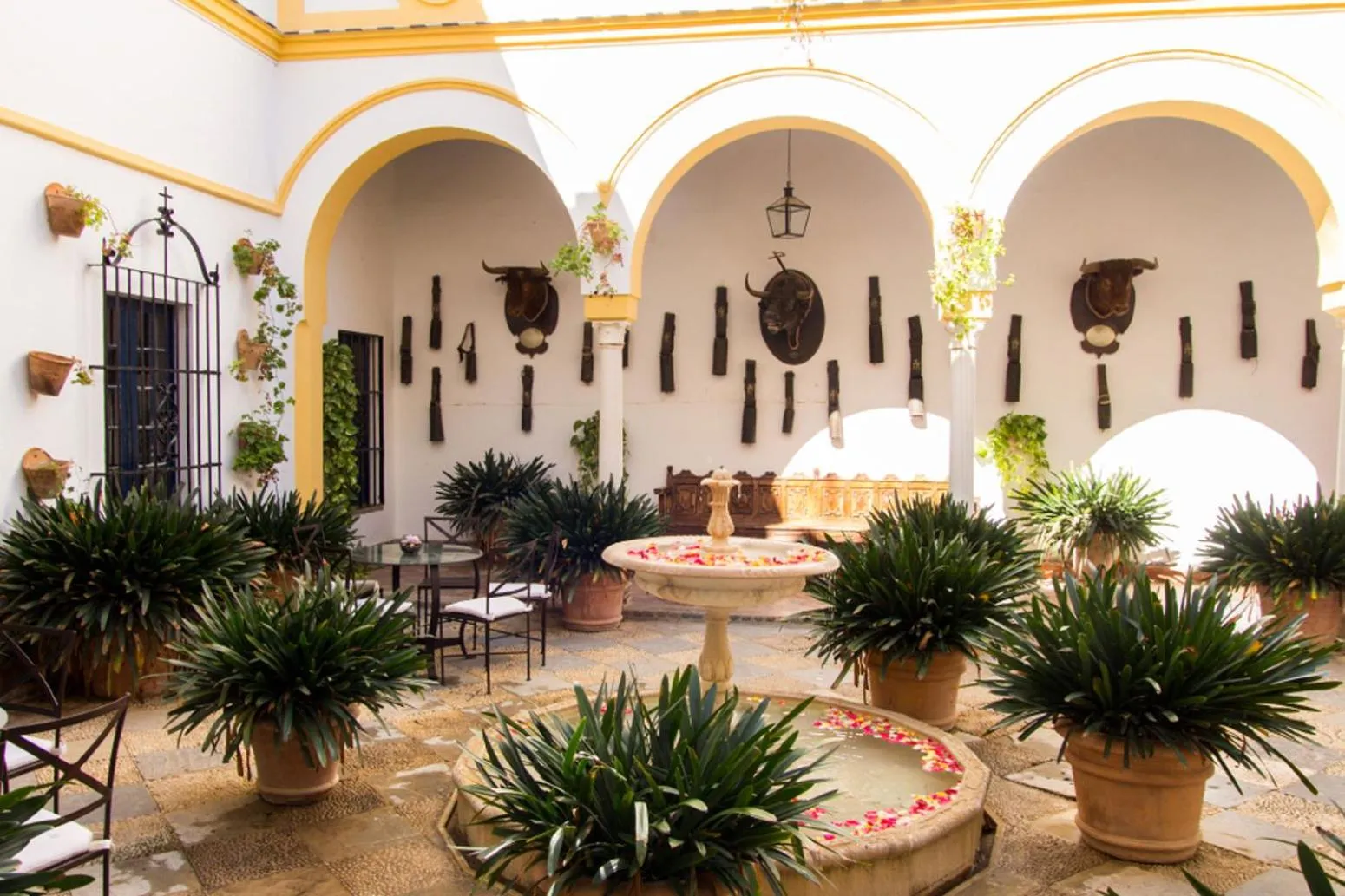 Patio in Hotel Cortijo El Esparragal