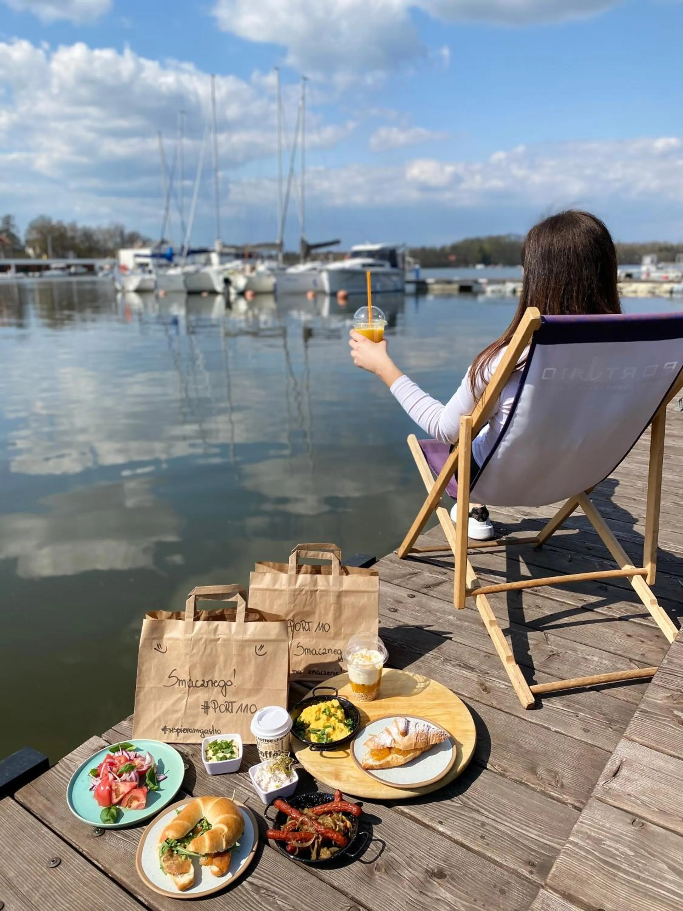 Food and drinks in Hotel Port 110