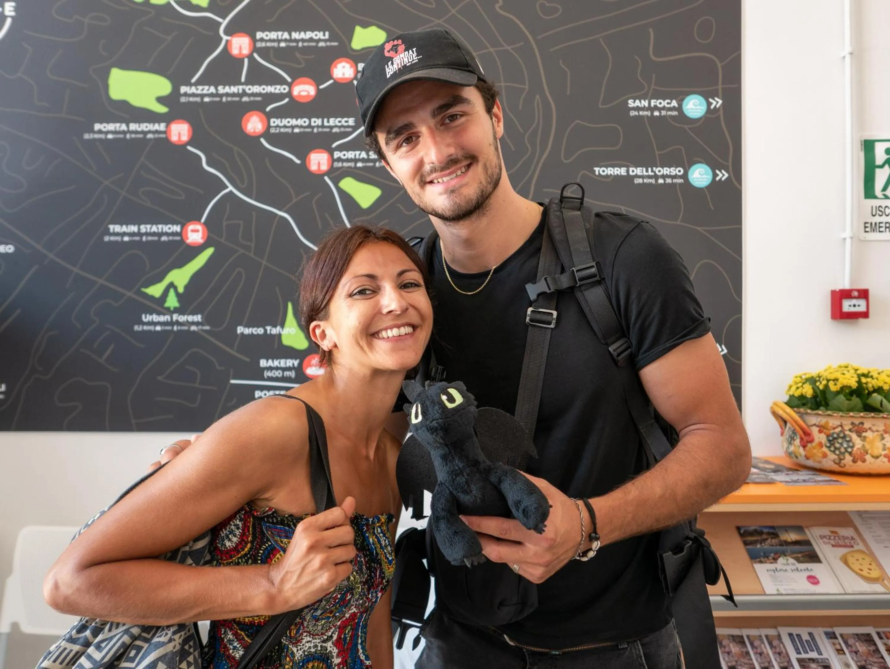 People in Lobby Collective Hostel - Lecce