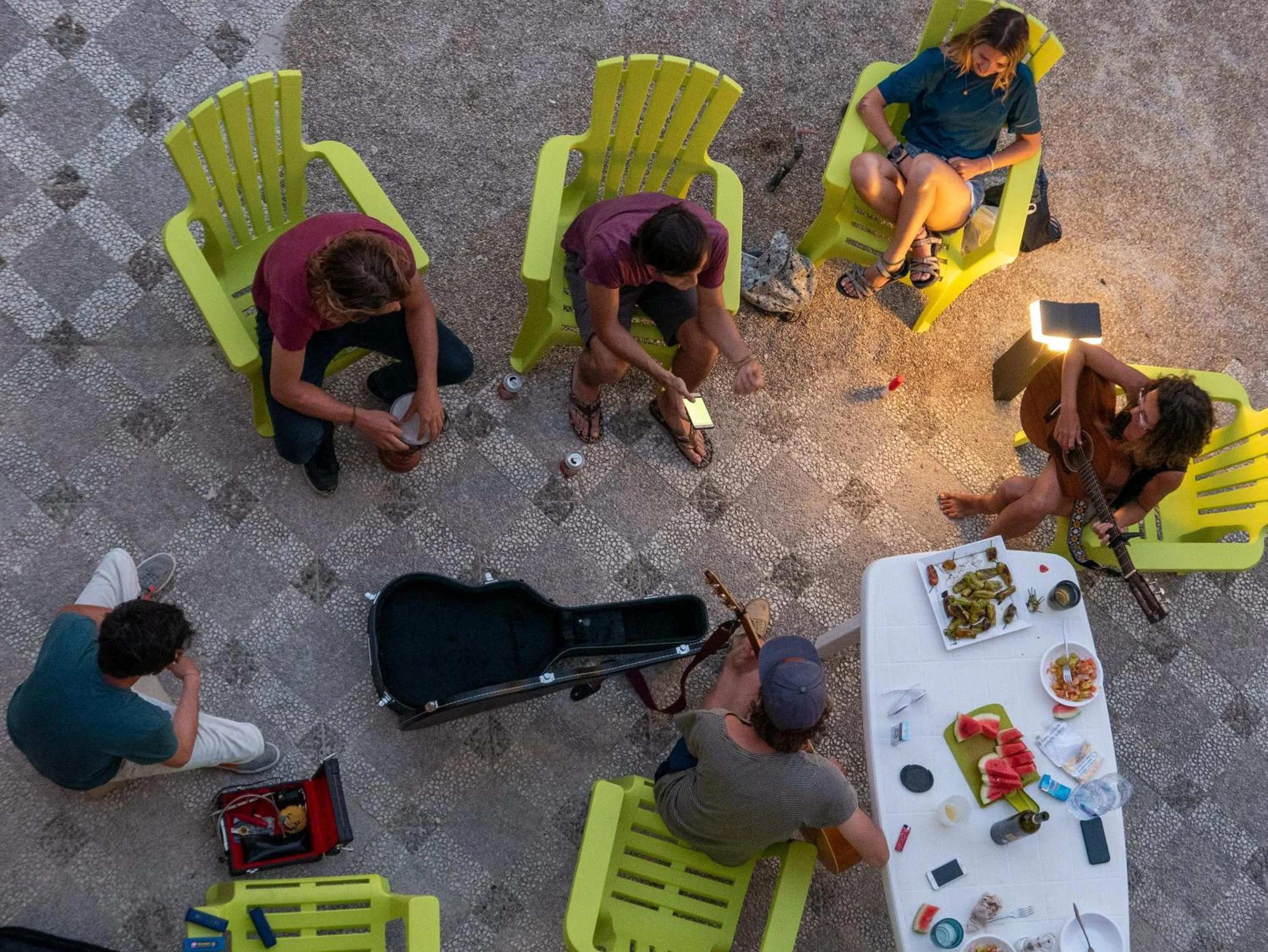 People in Lobby Collective Hostel - Lecce