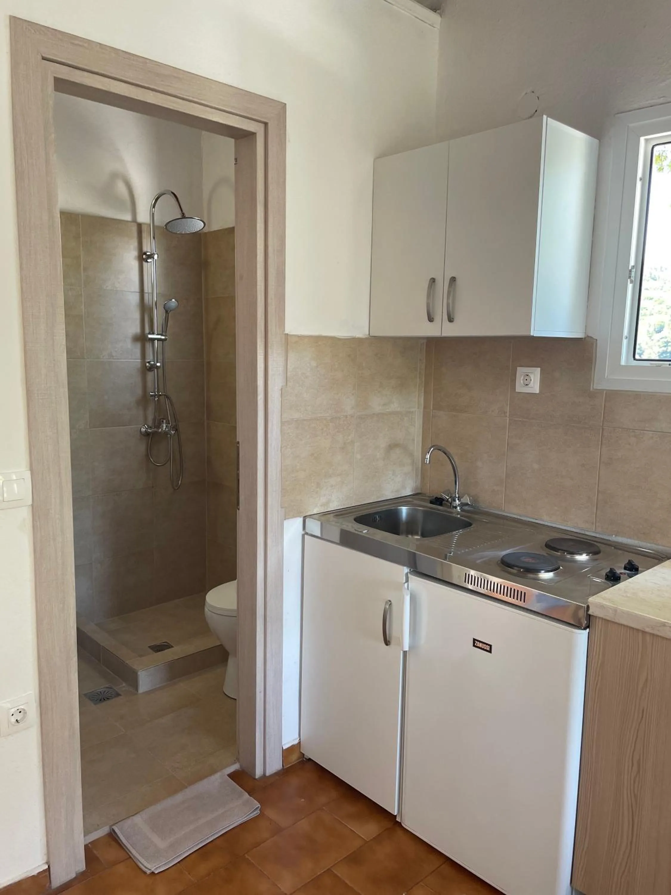 Shower in Villa Elpiniki