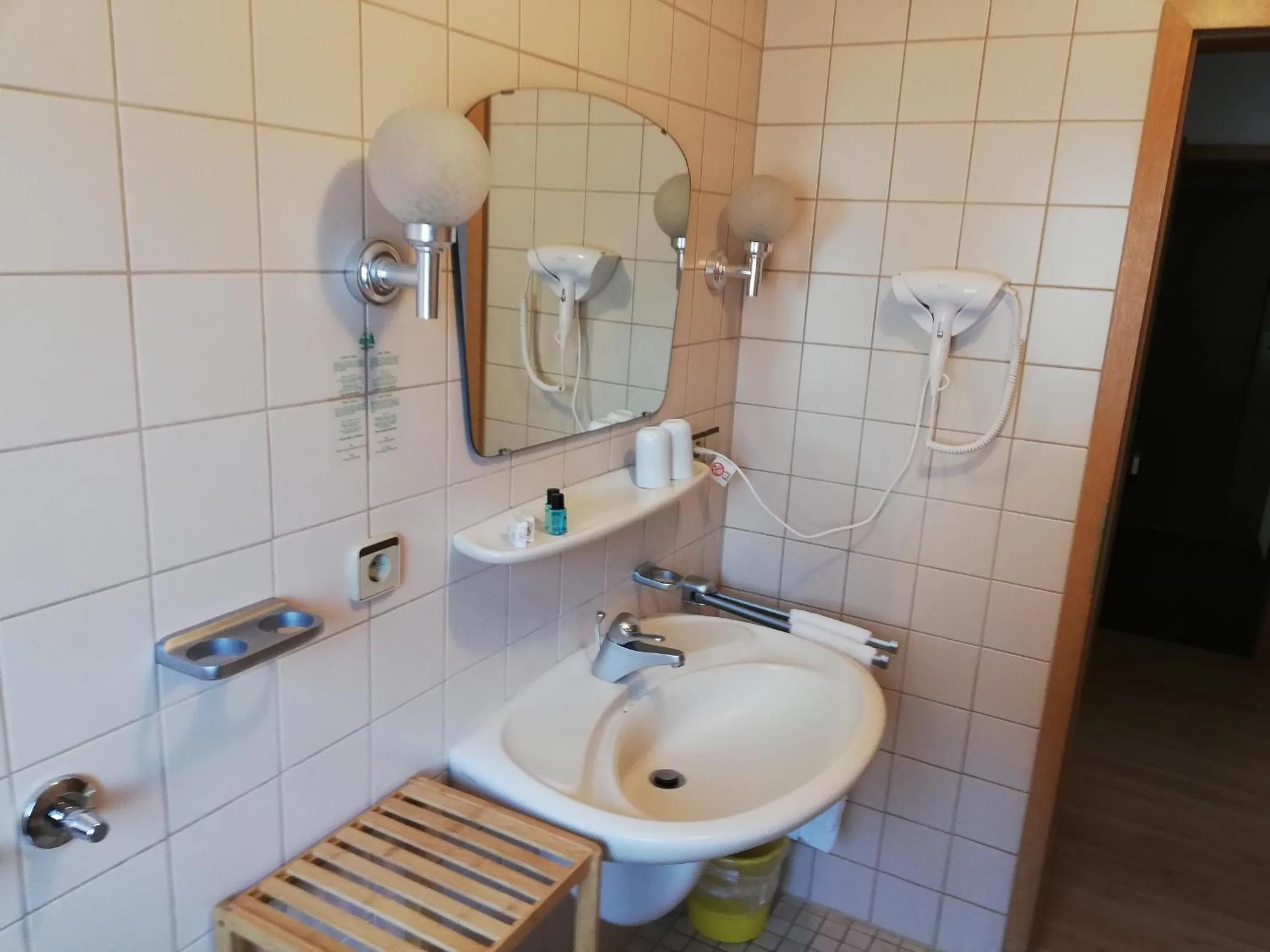 Bathroom in Gästehaus Rössle