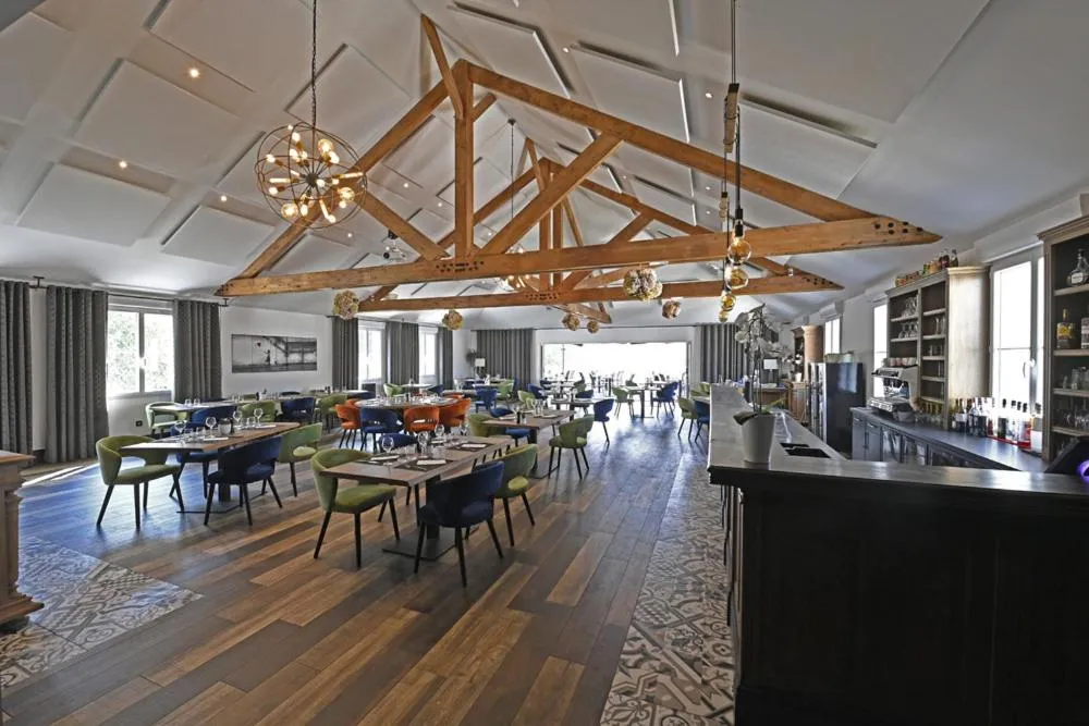 Restaurant/places to eat in Manoir de l'évêché et Spa