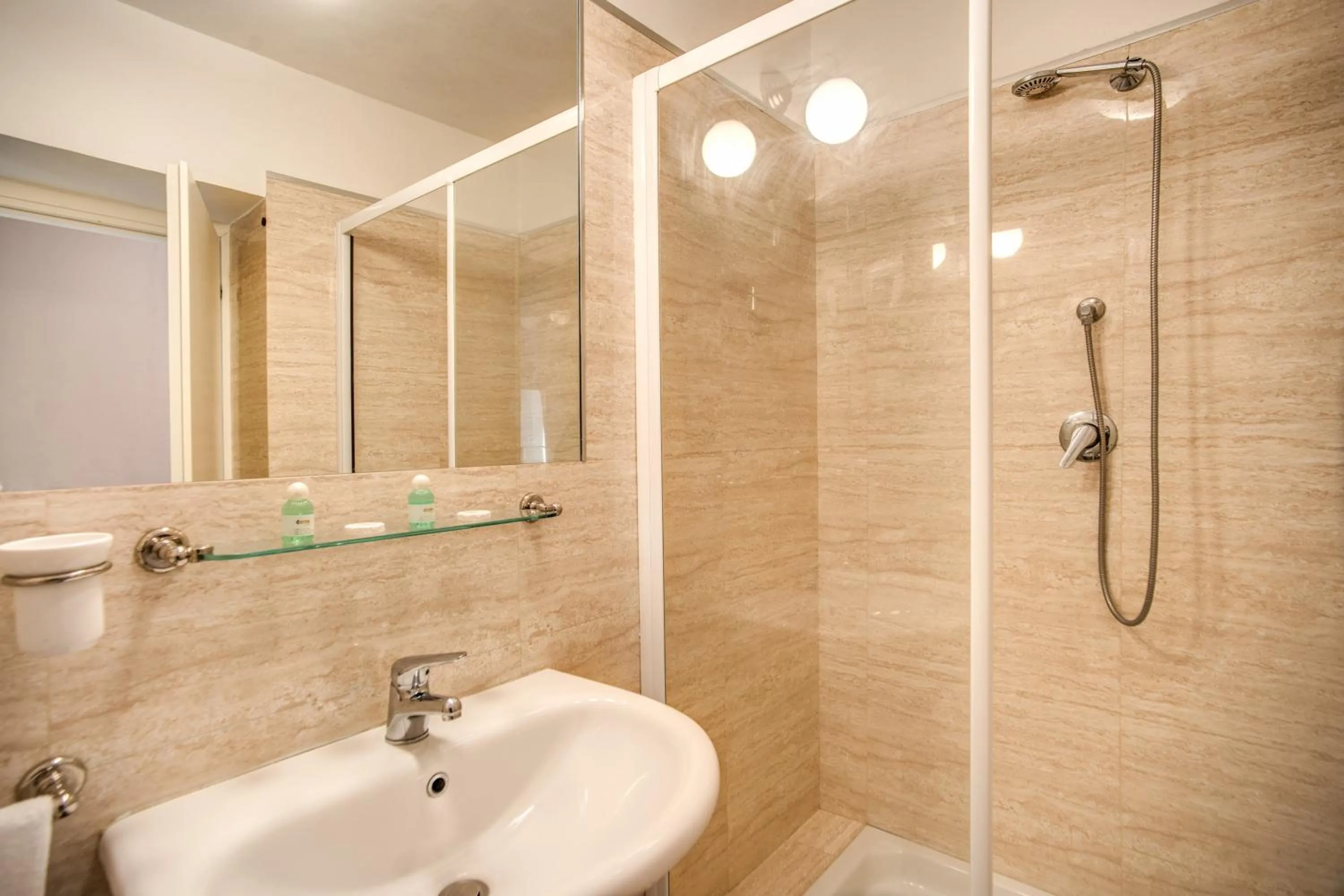 Bathroom in Hotel San Valentino