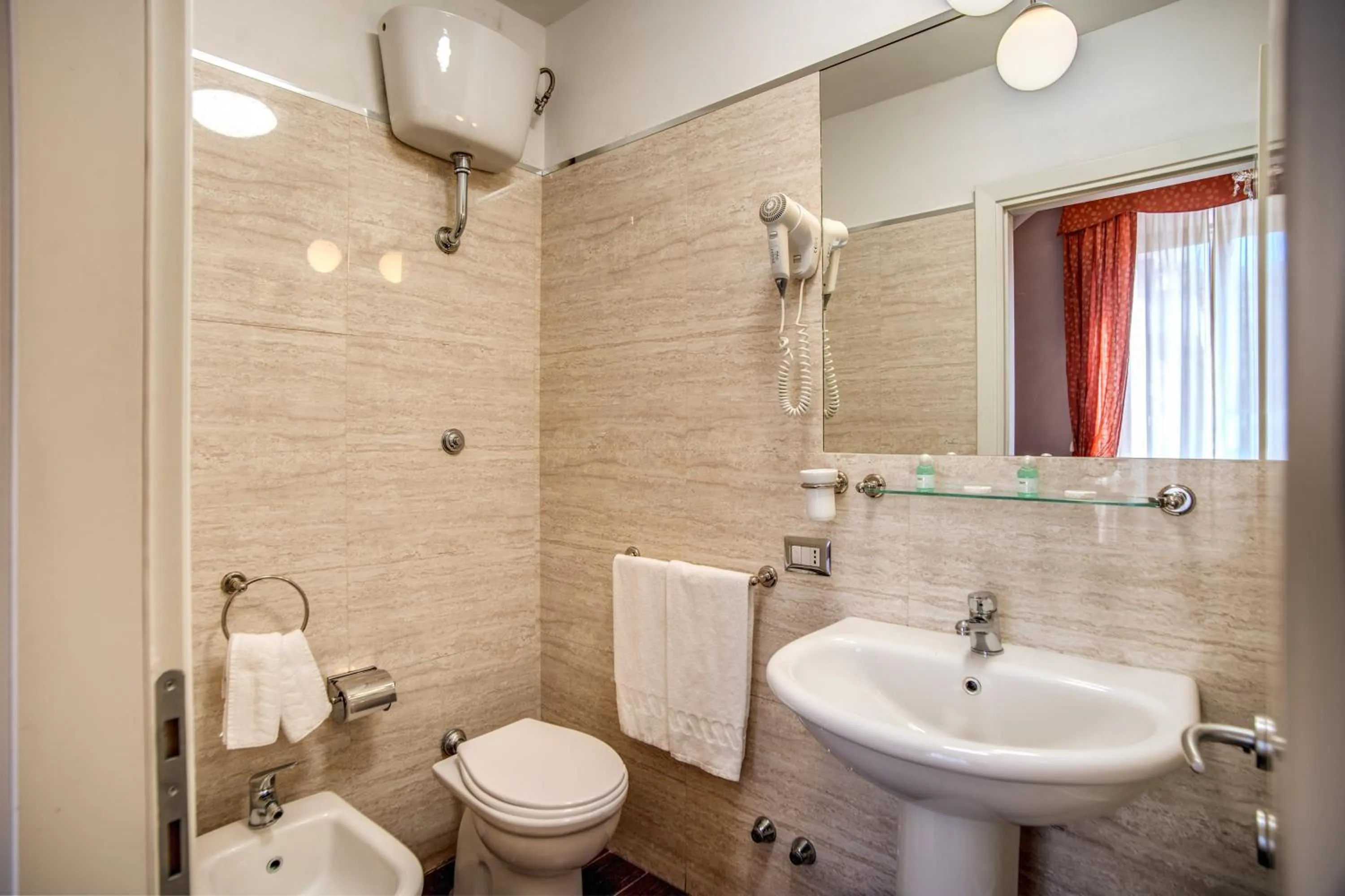 Bathroom in Hotel San Valentino